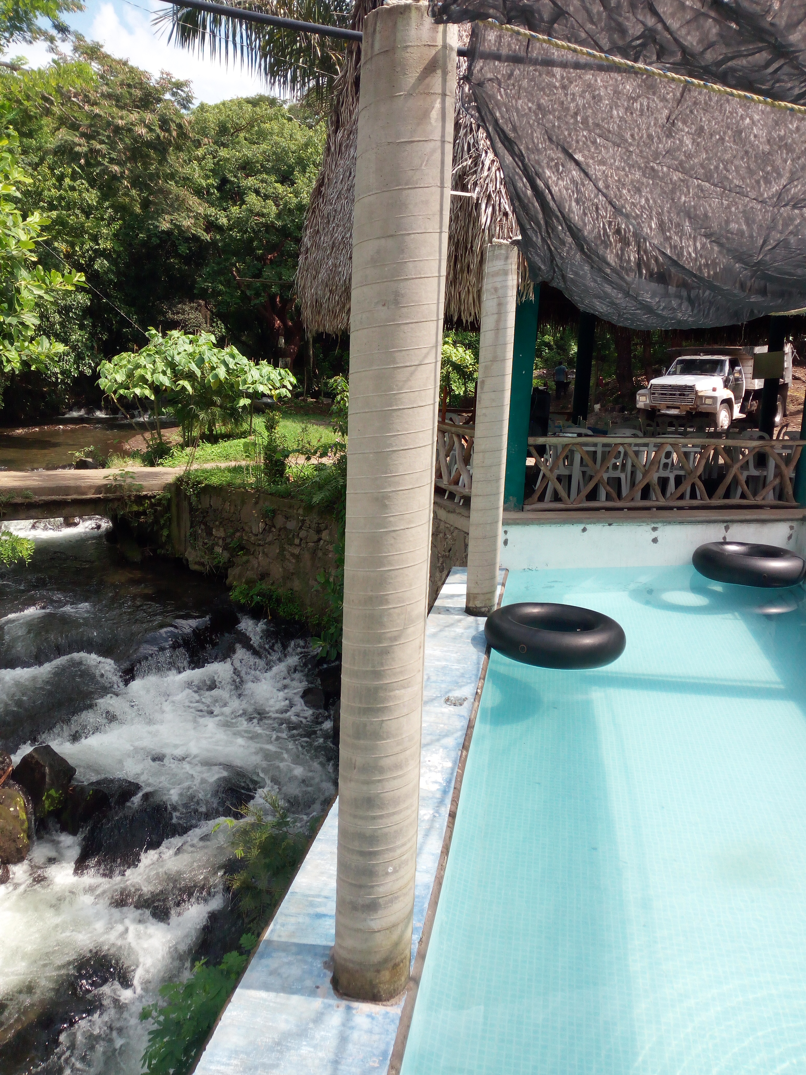 Palapa de Mariscos "Canta Ranas" image 6