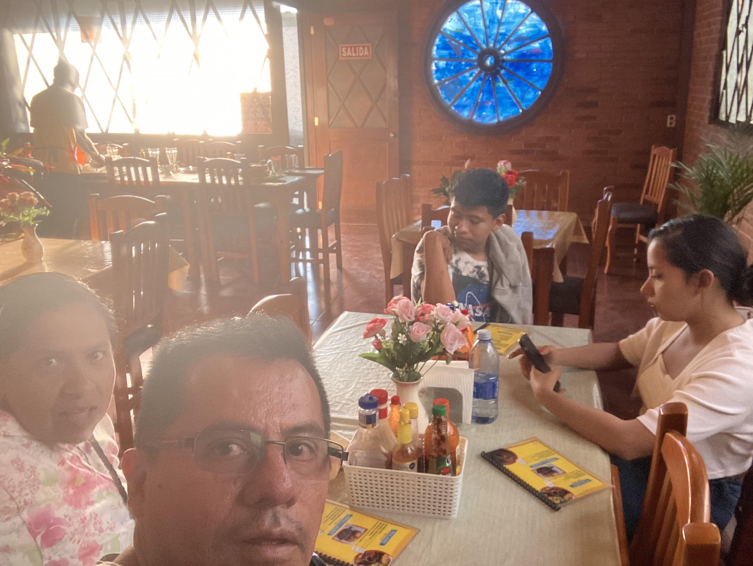 "PESCADOS Y MARISCOS LA PERLA" image 9