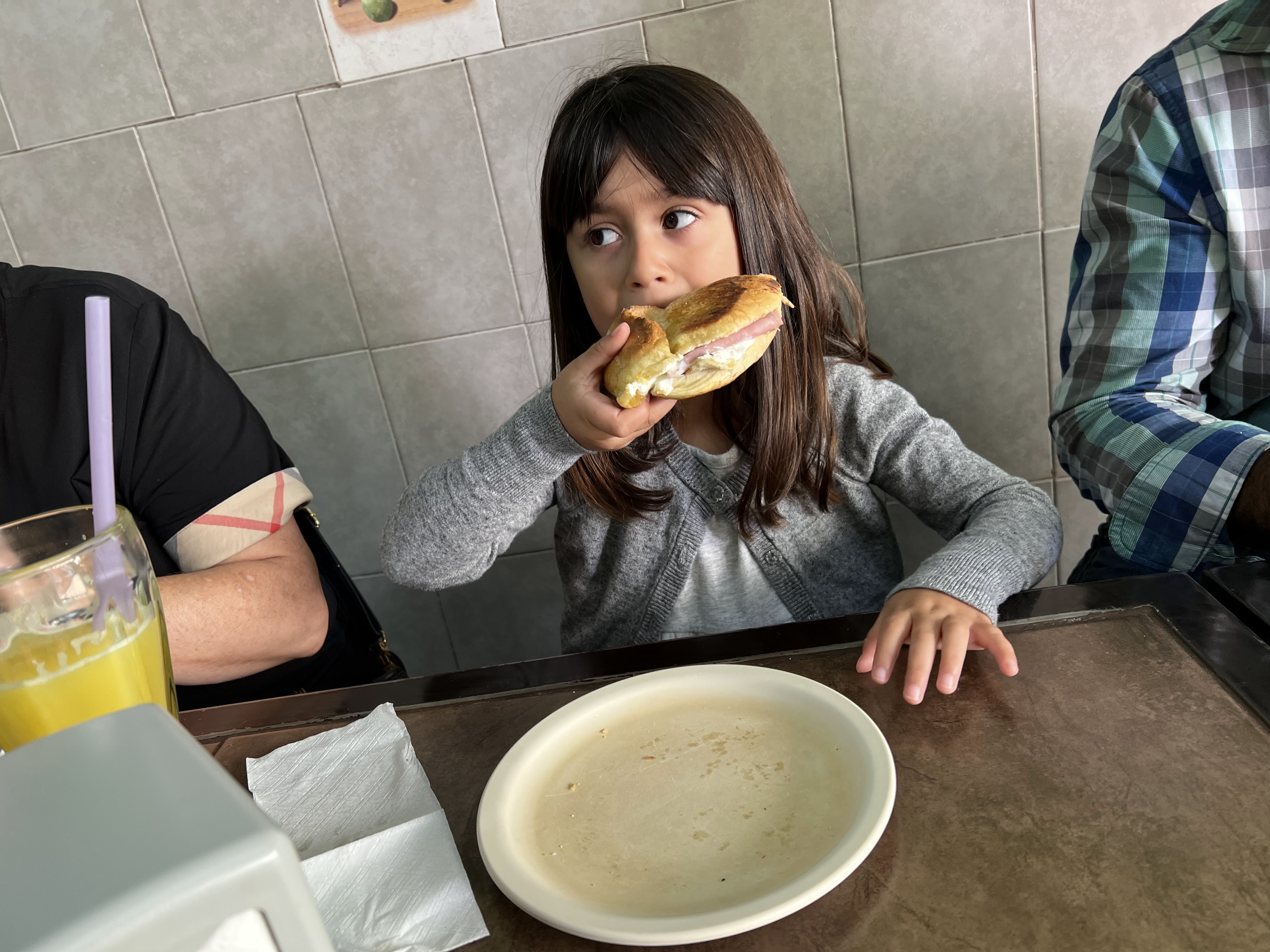 Loncheria Tere image 7