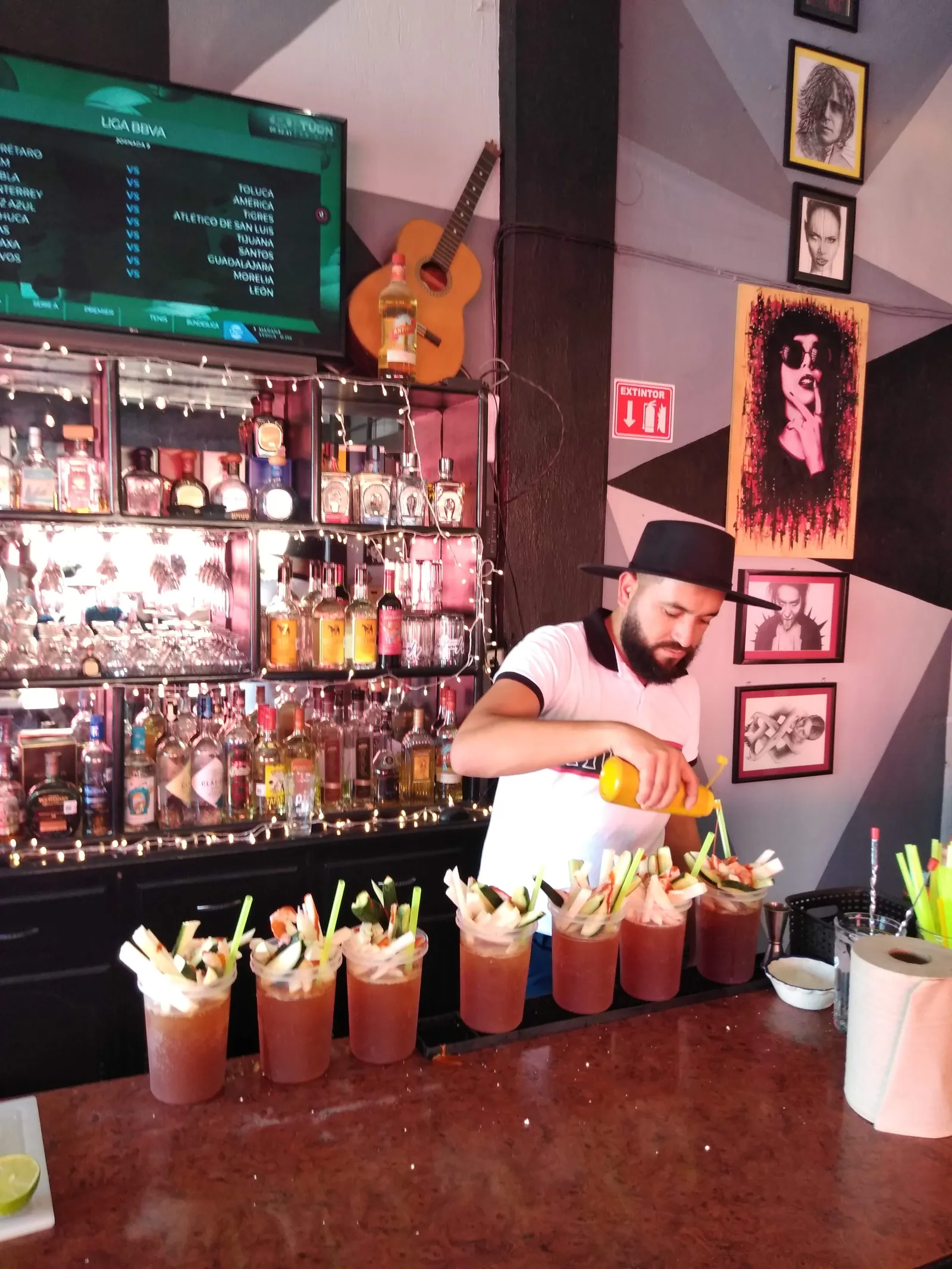 Mona Lisa Bar & Snack image 3