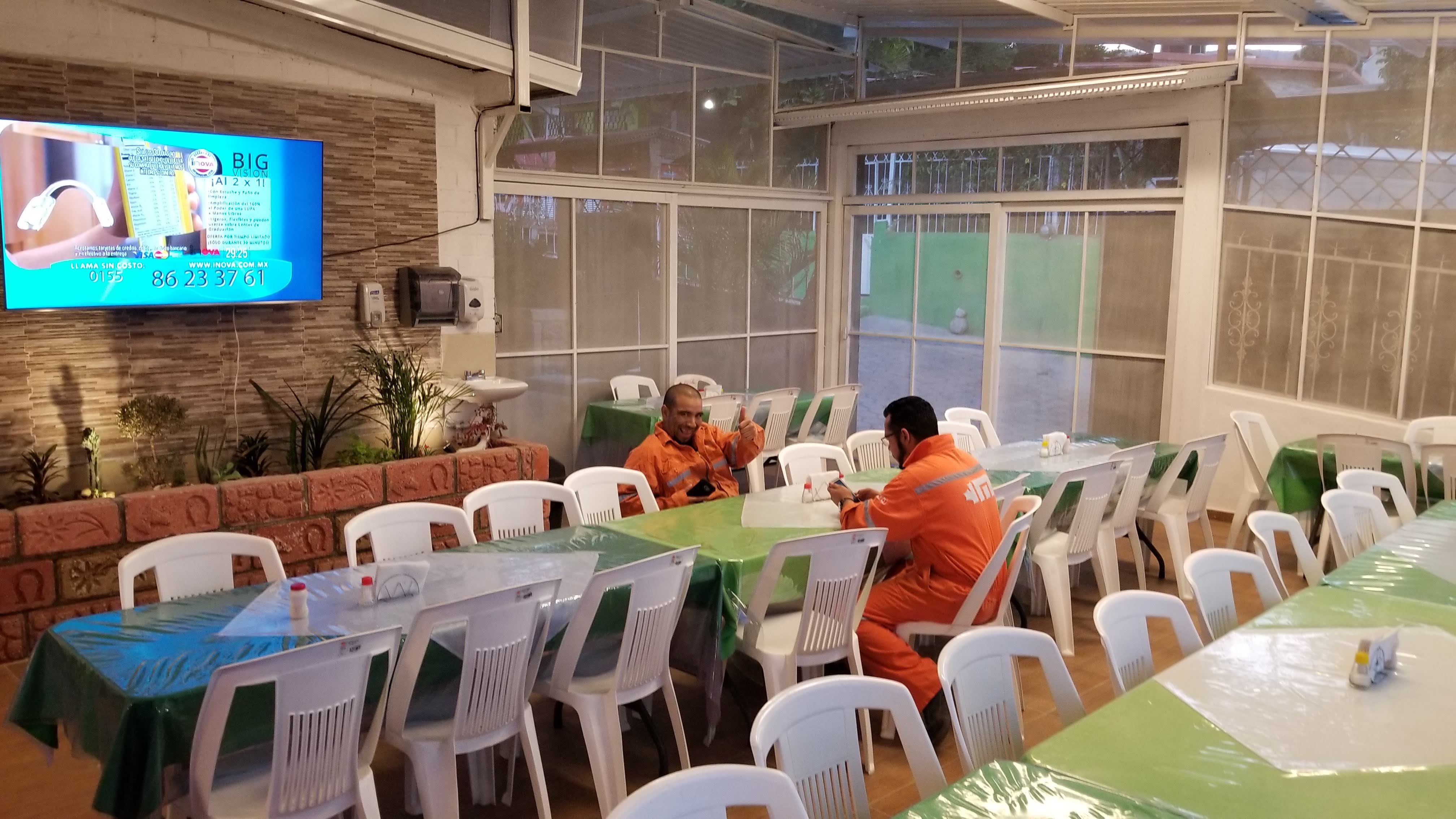 Comedor Lucia image 1