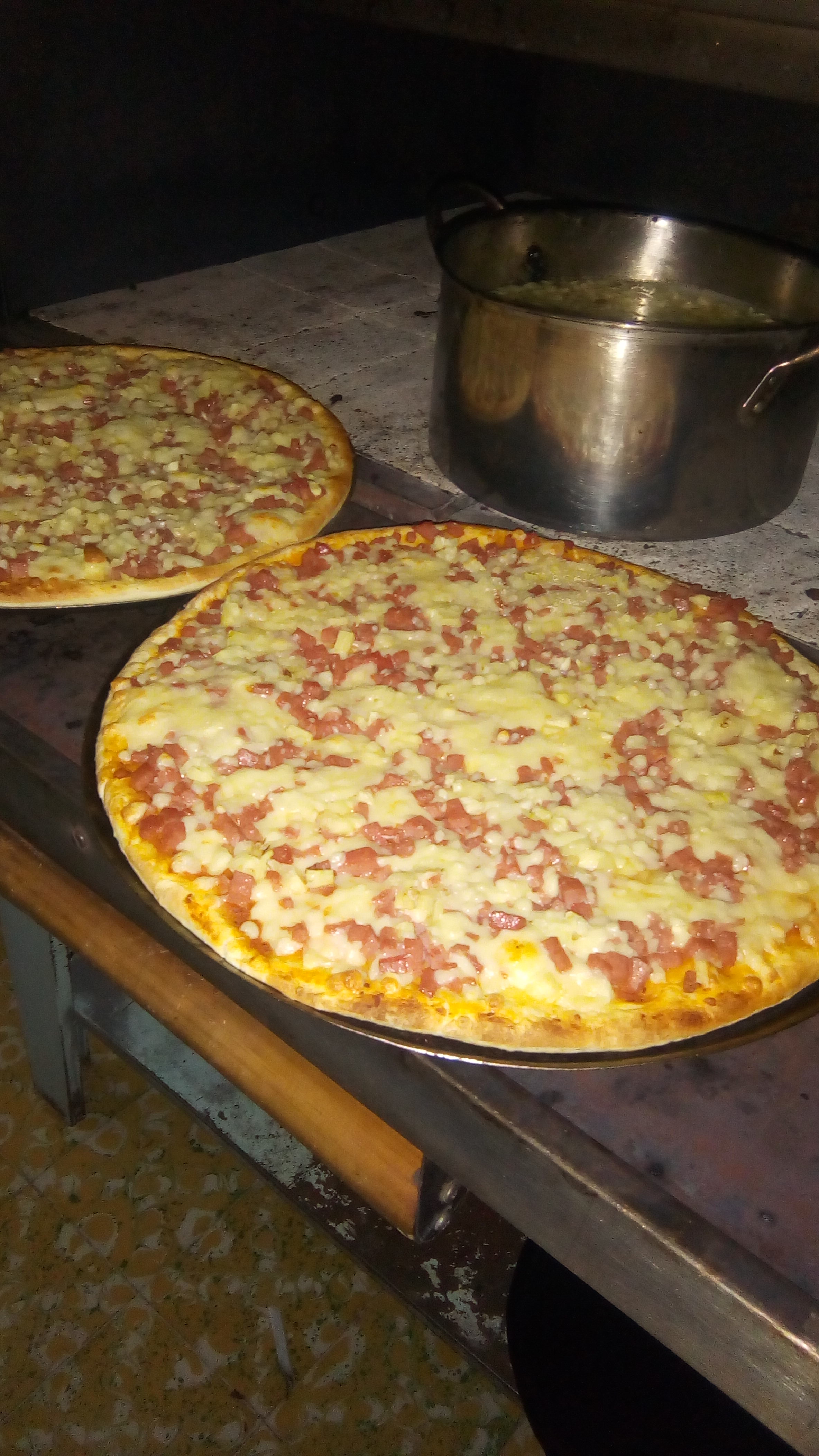 Peperoni's Pizza image 3