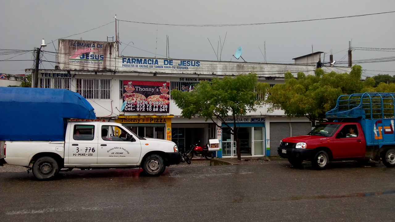 Thonny's Pizza image 3