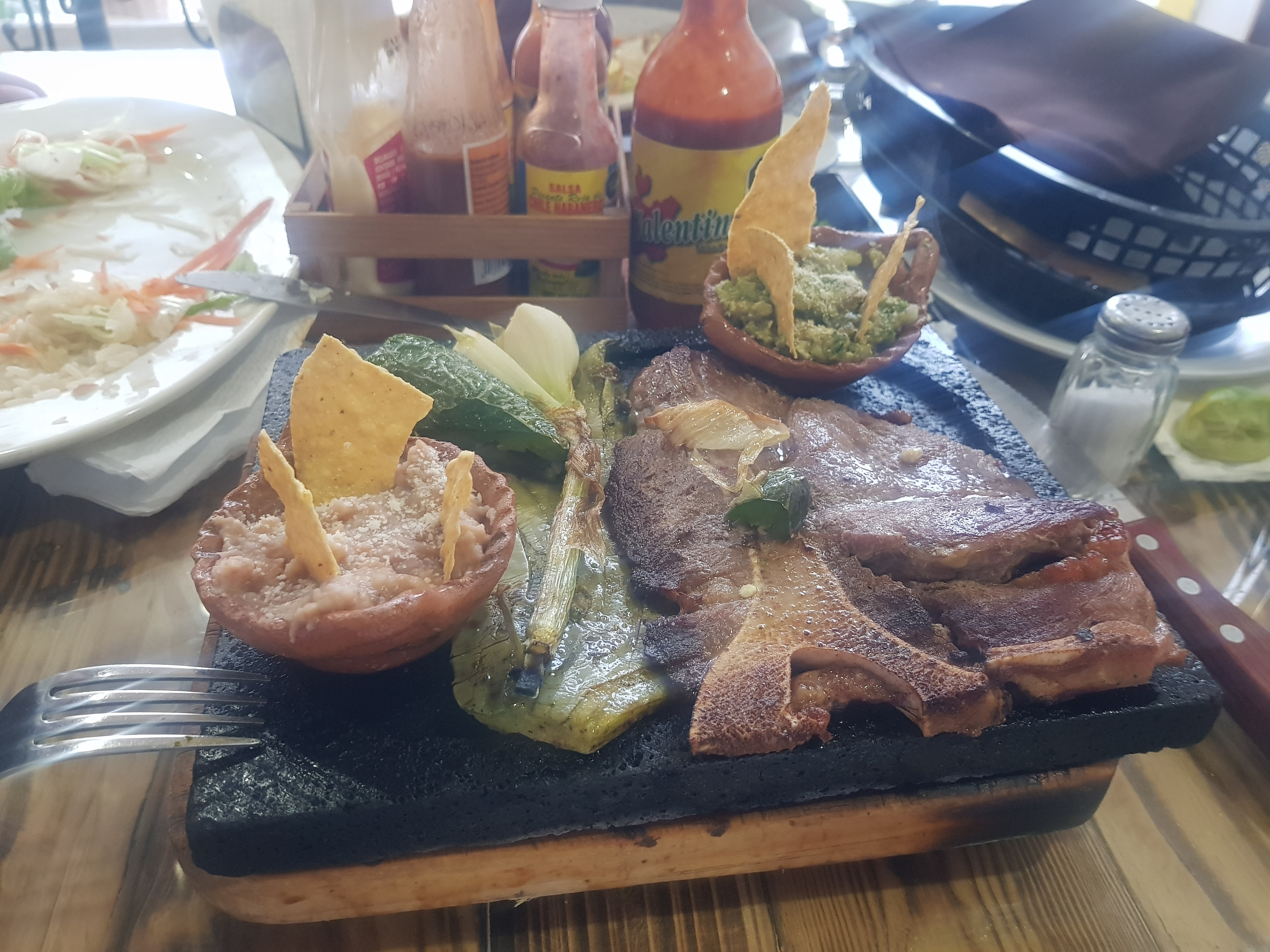 Mariscos bar los caballos image 3