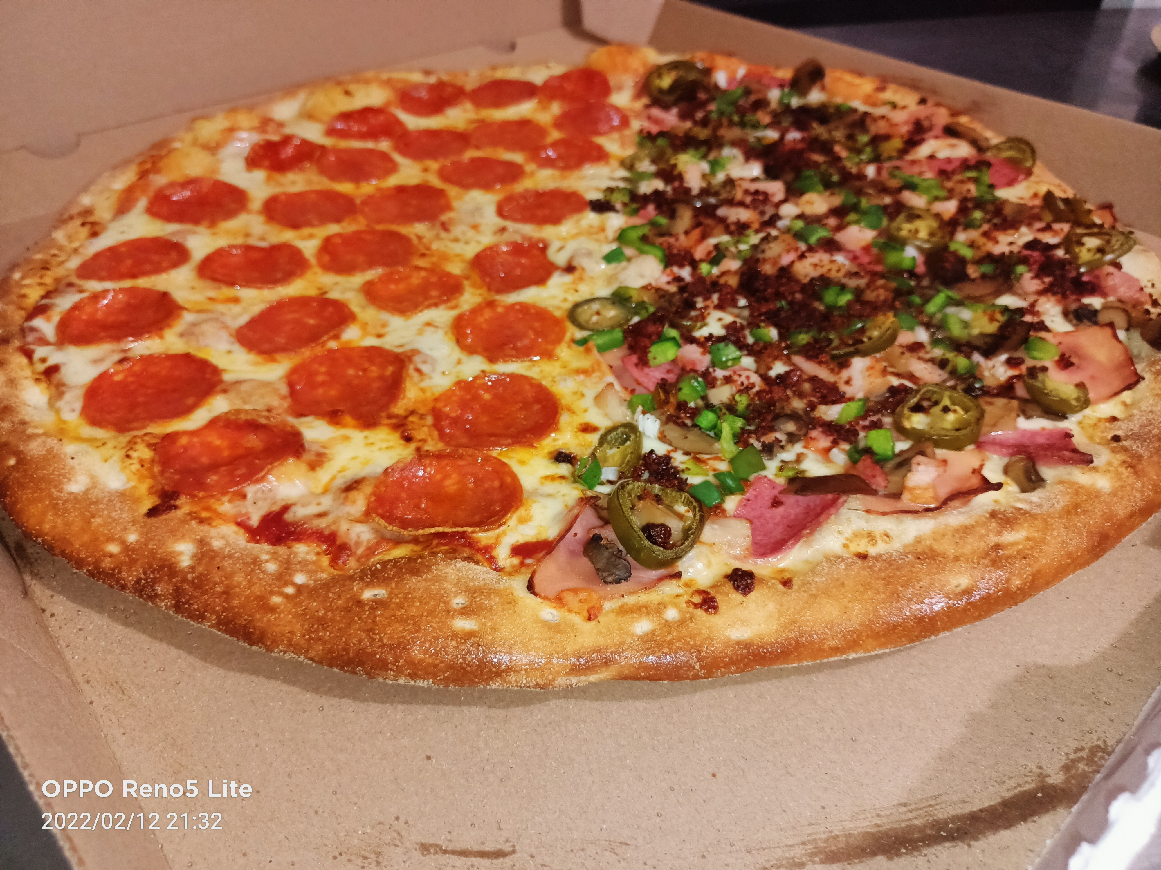 Super Pizza two friends image 2