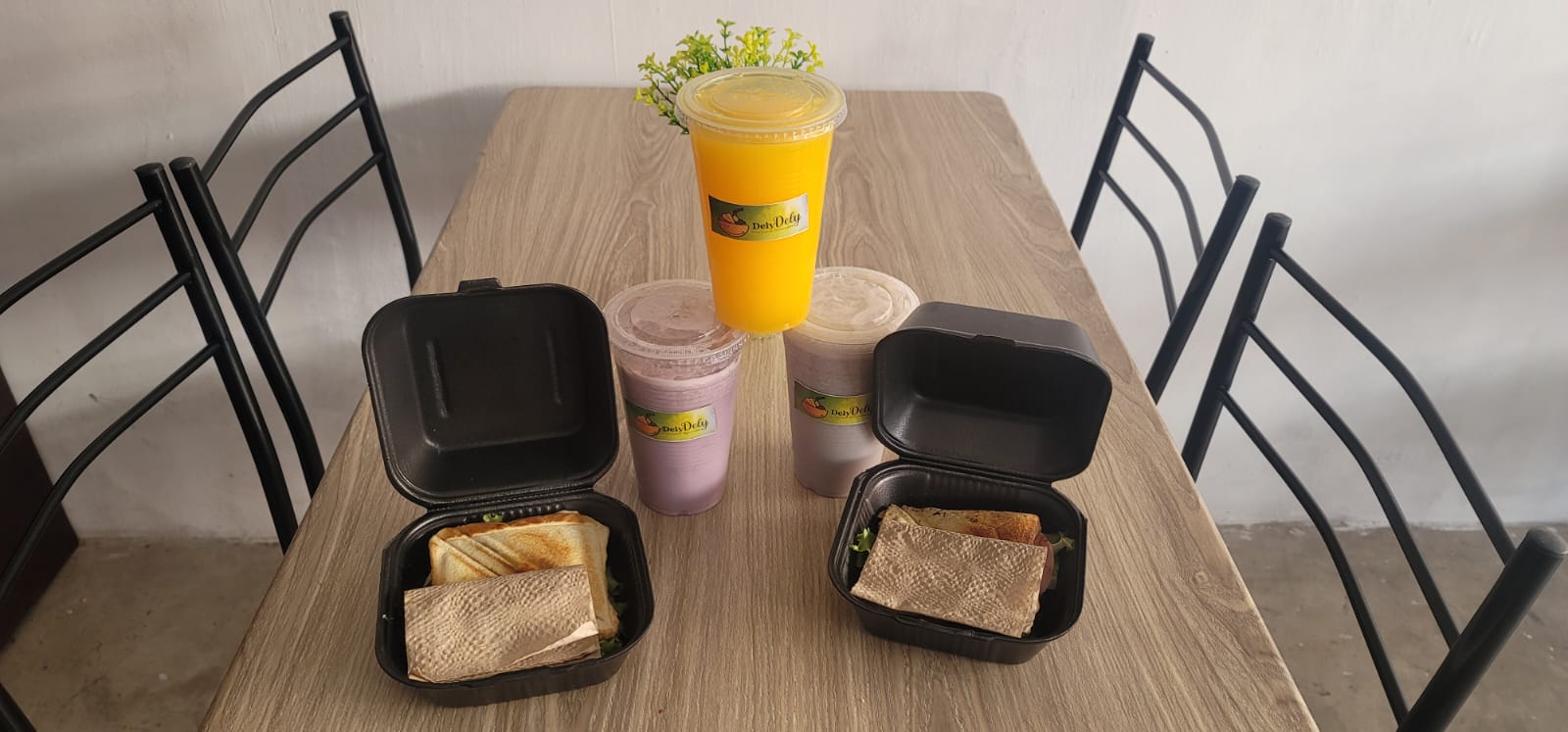 Dely Dely & With Love image 3