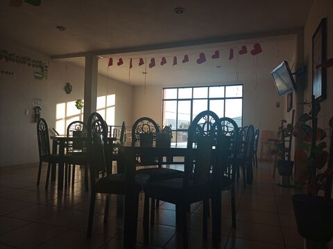 Mestiza comedor image 1
