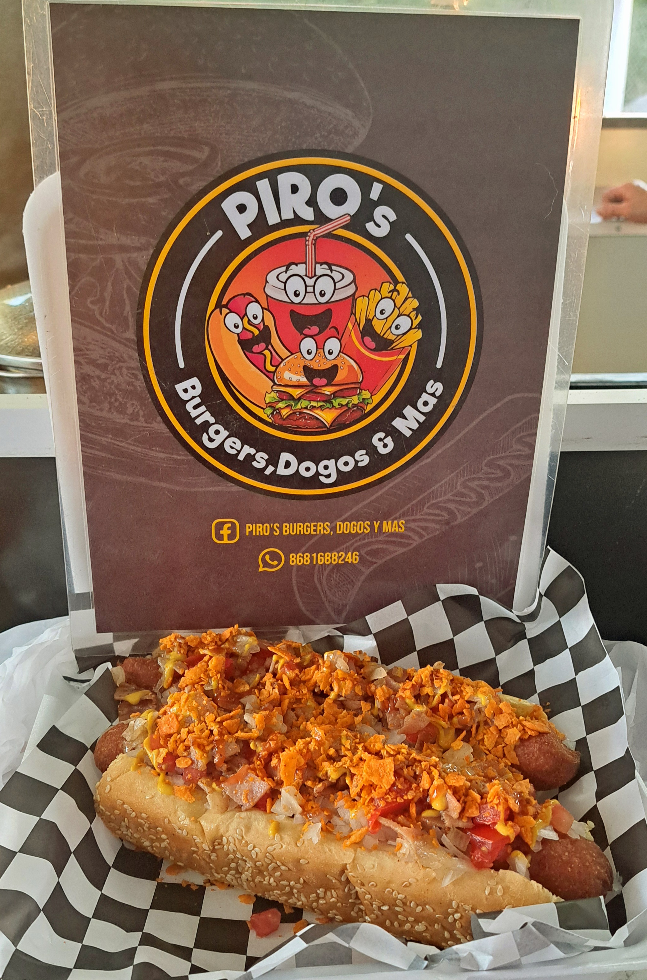 PIRO's BURGERS DOGOS Y MÁS image 1