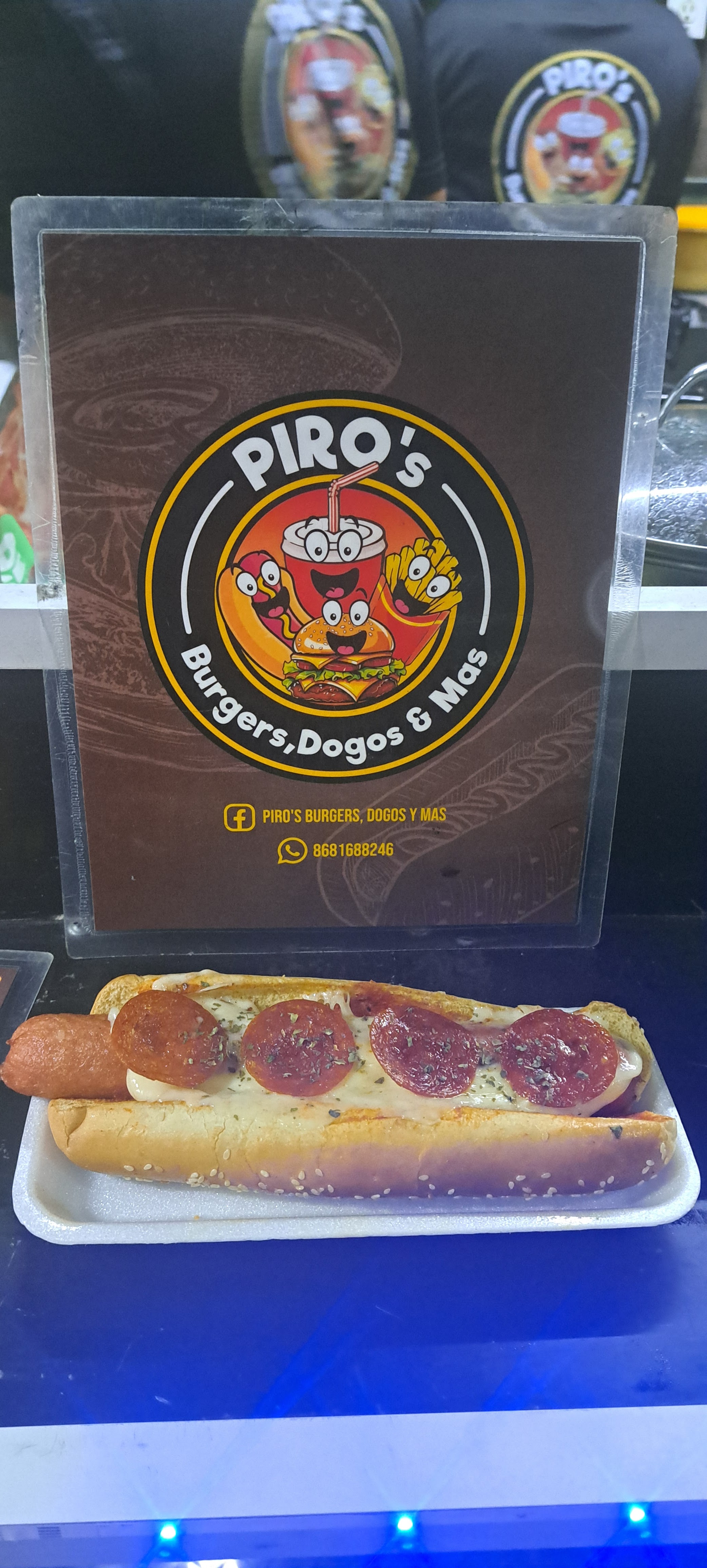 PIRO's BURGERS DOGOS Y MÁS image 7