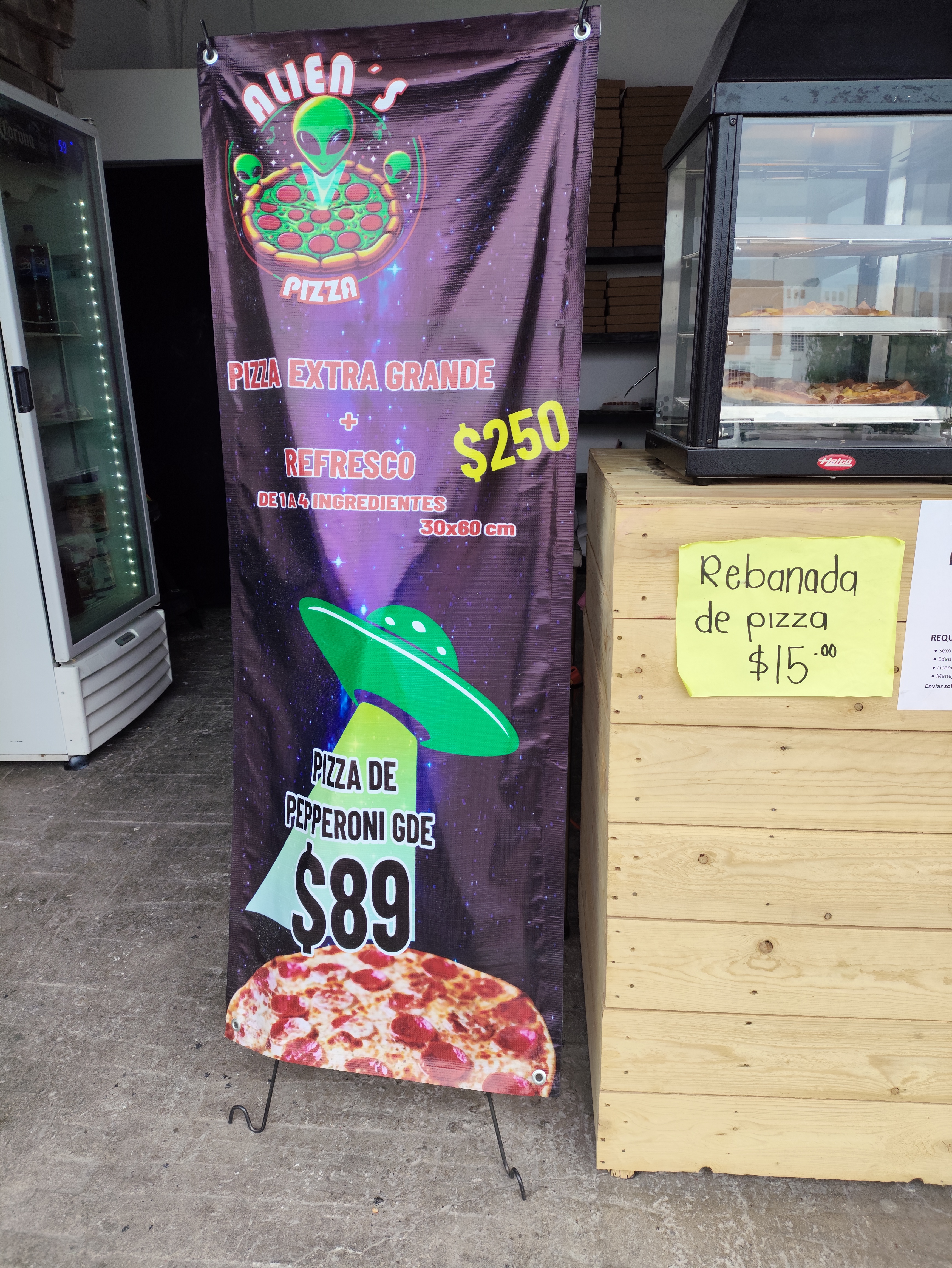 ALIEN'S PIZZA image 1