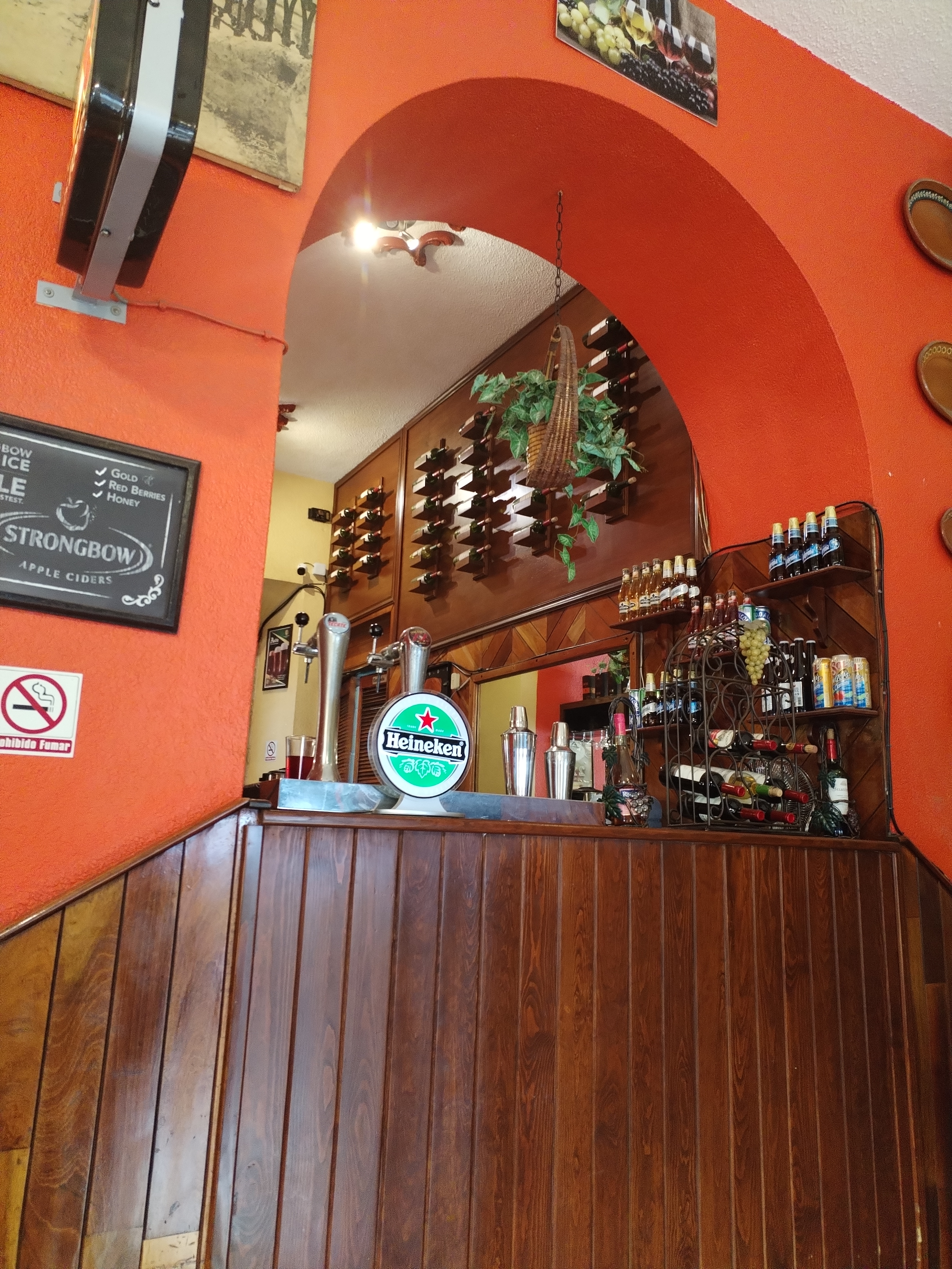 La Viña, Restaurant & Bar image 3