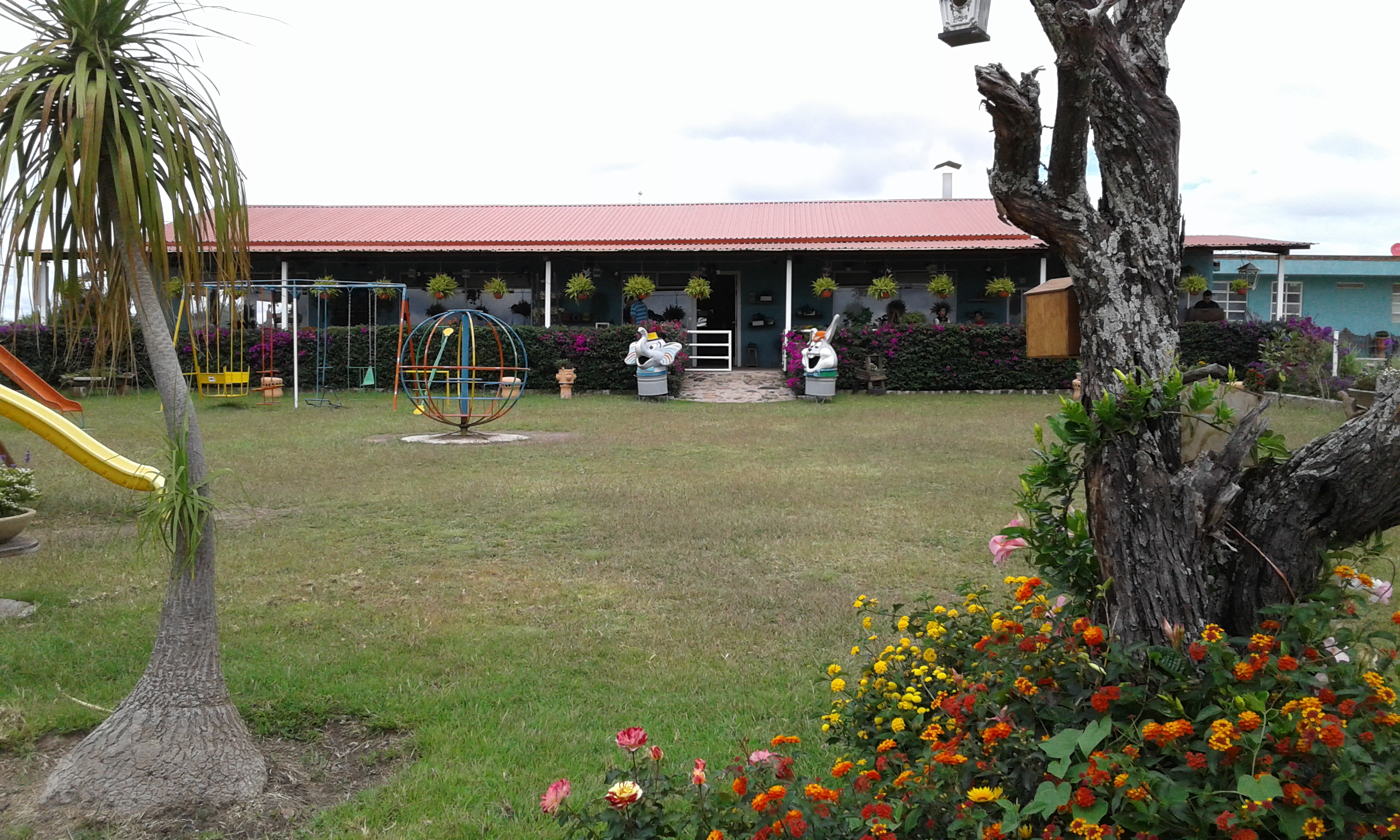 Tres Jarros Restaurant image 10