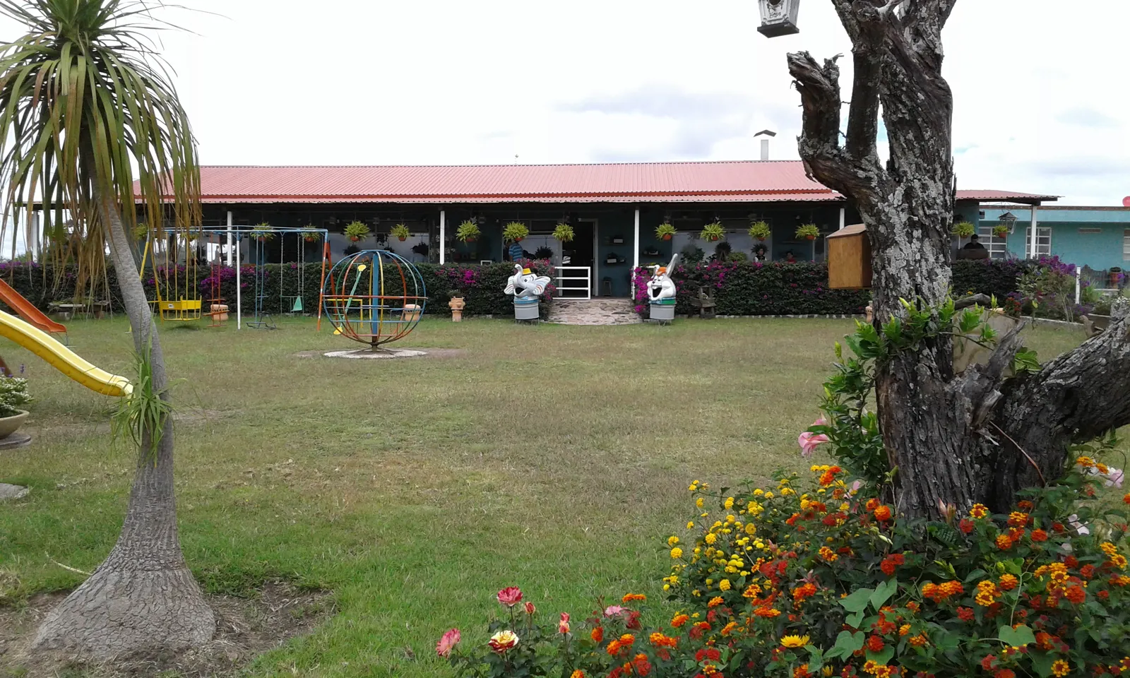 Tres Jarros Restaurant image 10