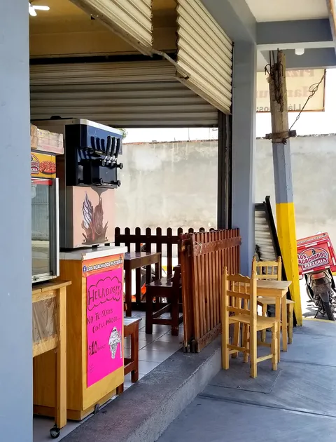 Pizzeria Los Agachados image 4