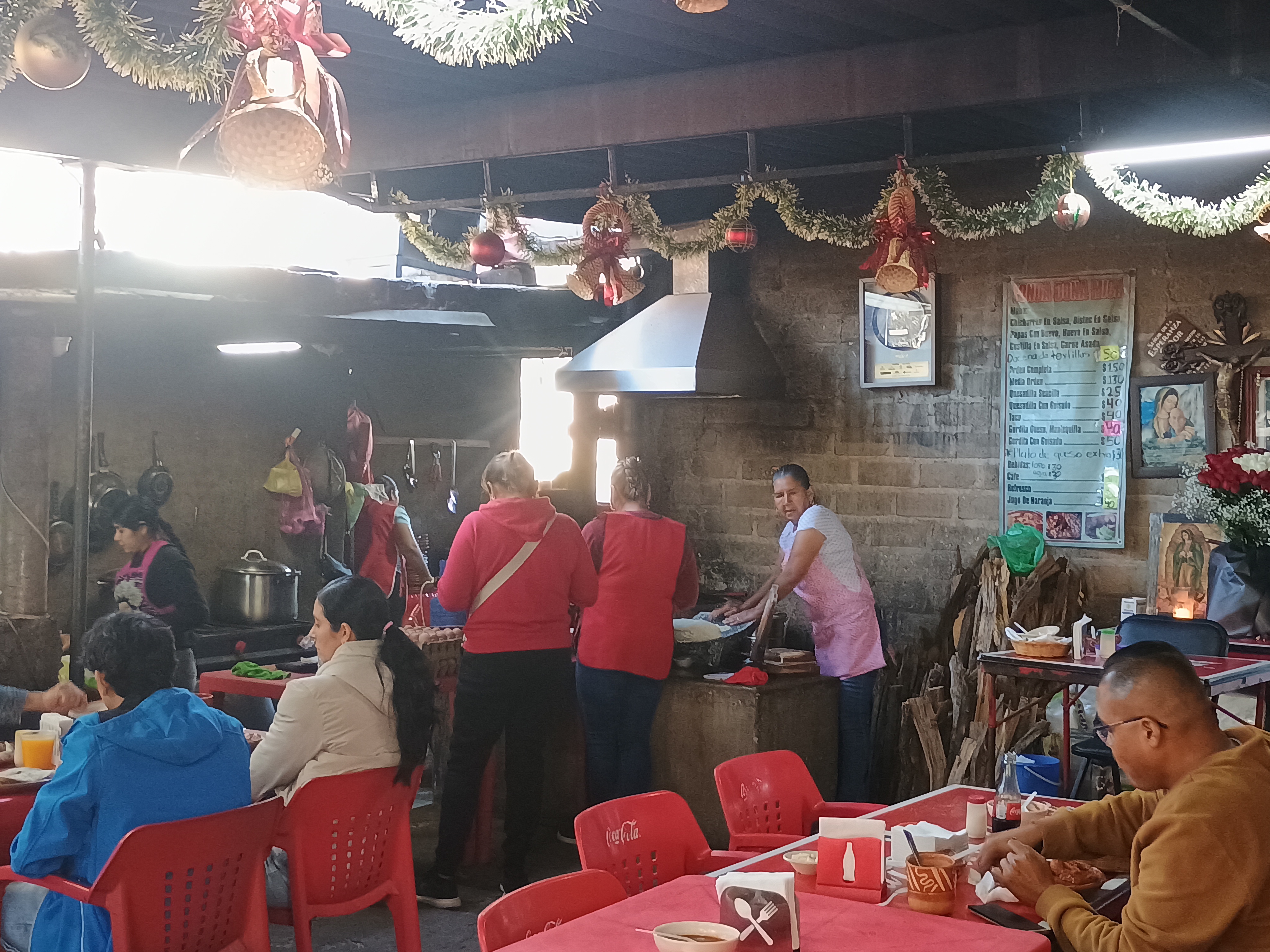 Fonda Doña Mica image 9