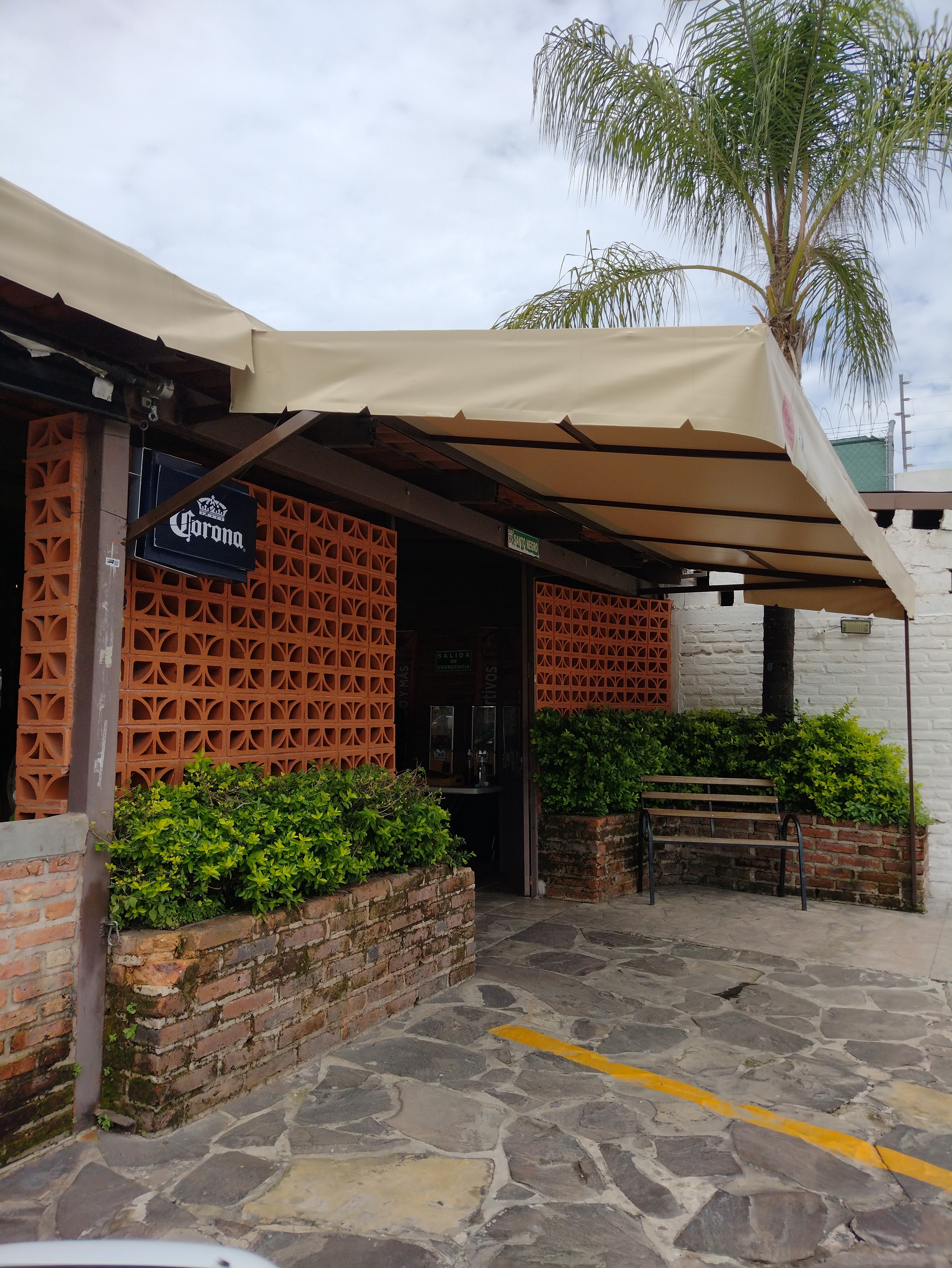 Santo Negro Restaurant-Bar image 4