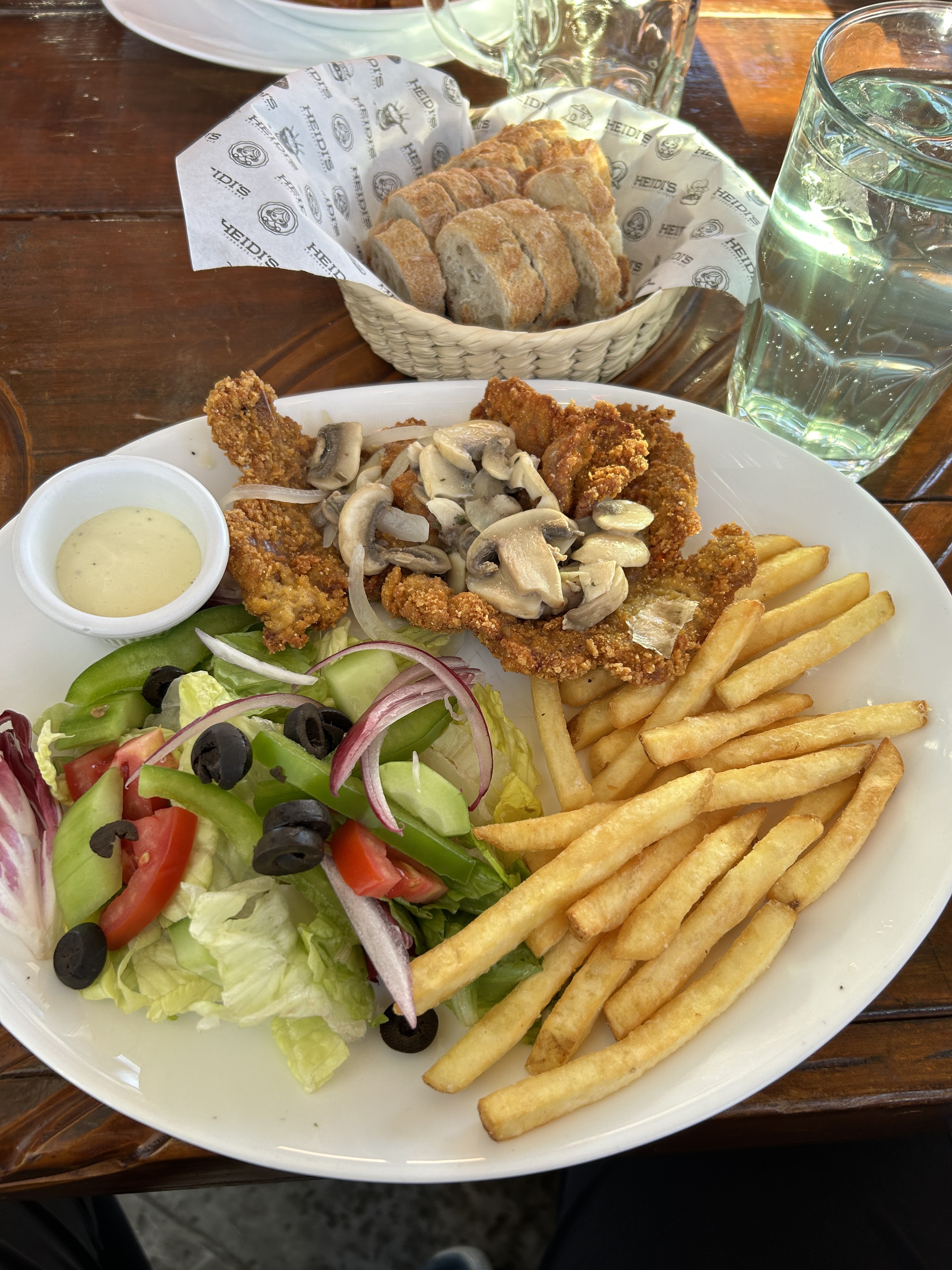 Heidi's Restaurante Aleman image 8