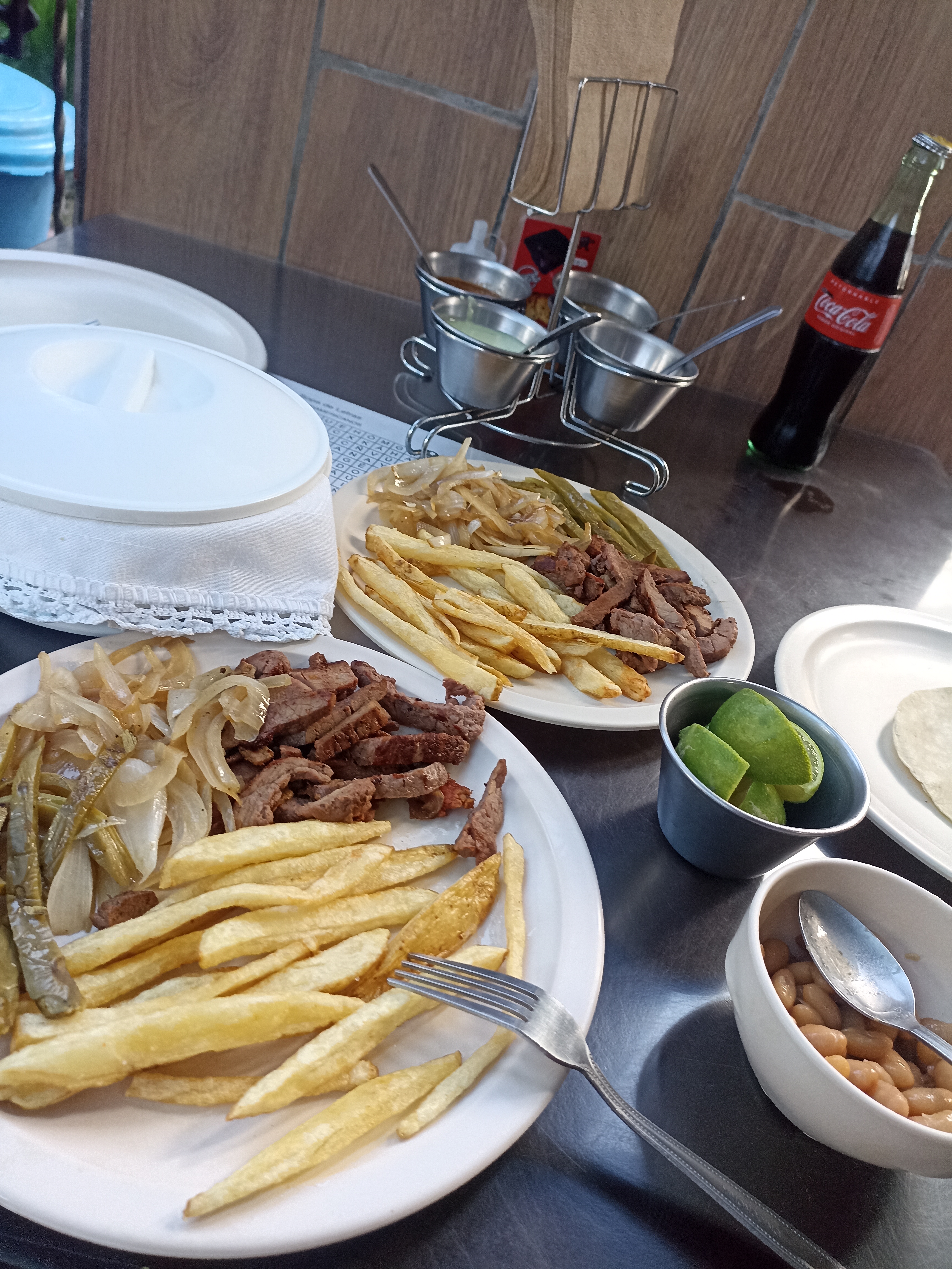 Delitlán tacos y desayunos image 7