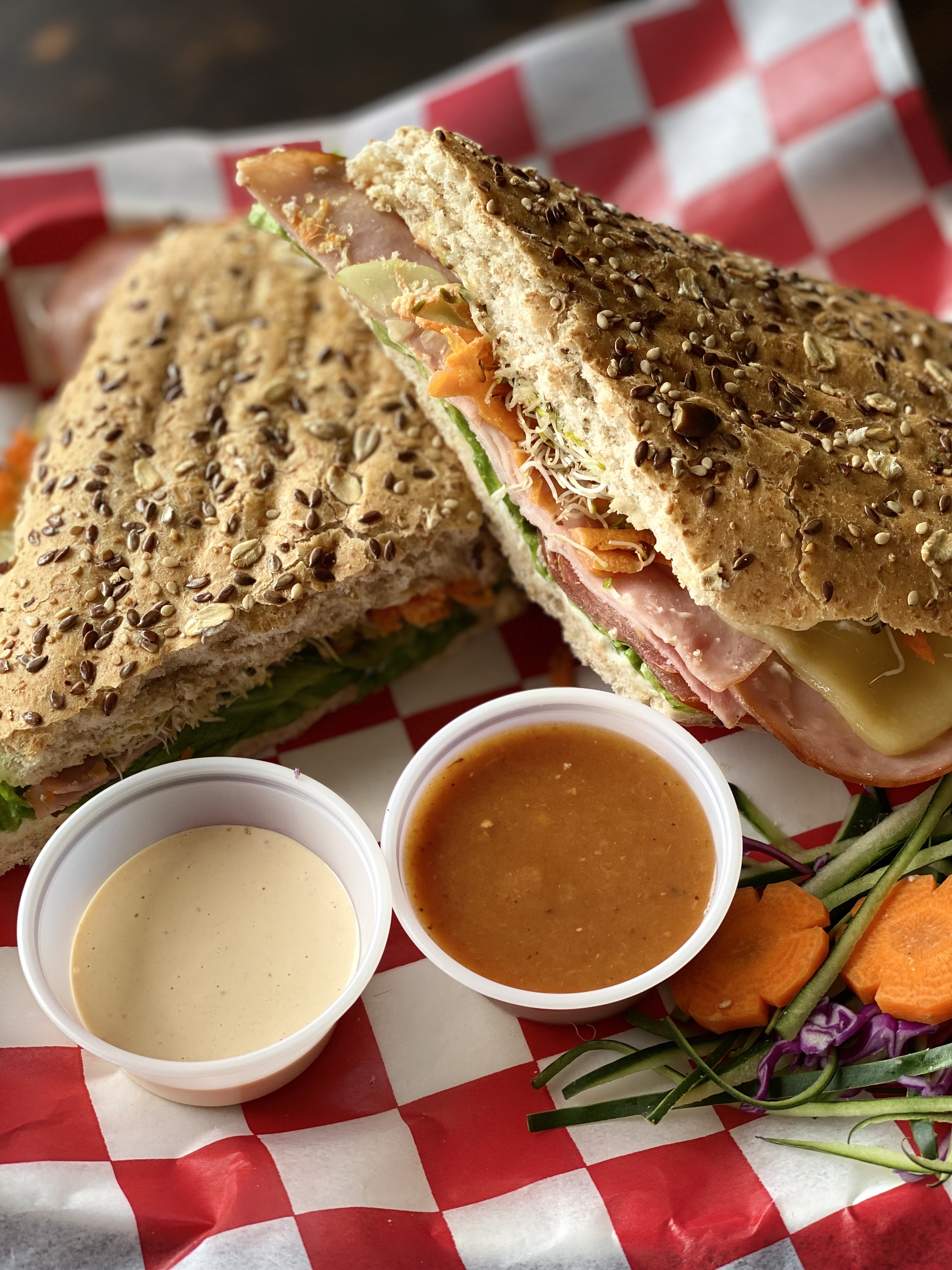 La Fusión Salads & Sushi image 5