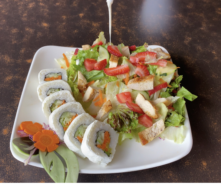 La Fusión Salads & Sushi image 9