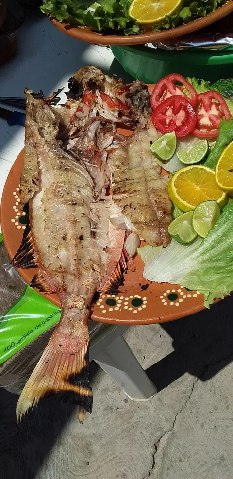 Marisquería y Pescadería Emily image 7