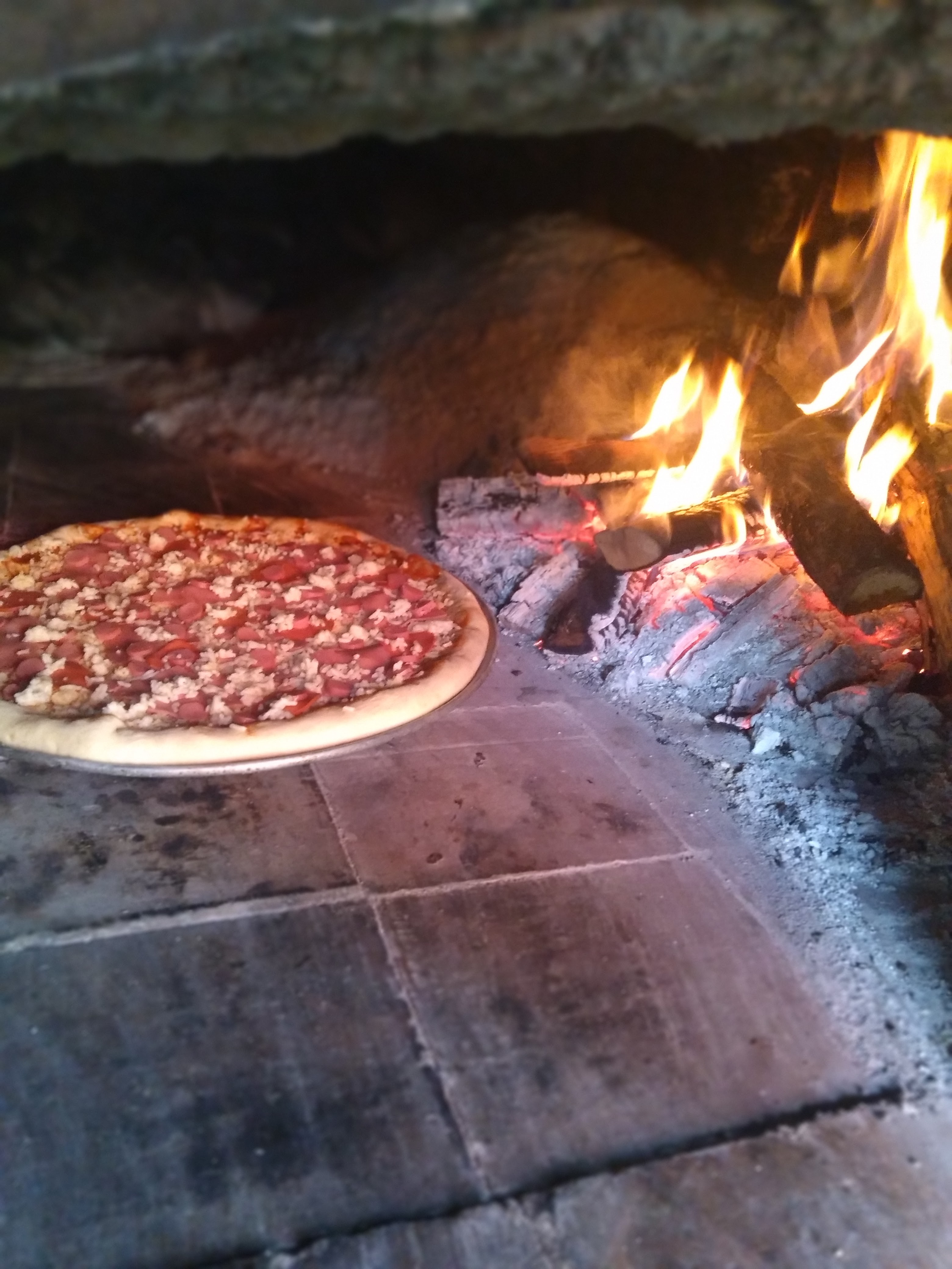 Pizzas el gallo mayor image 2