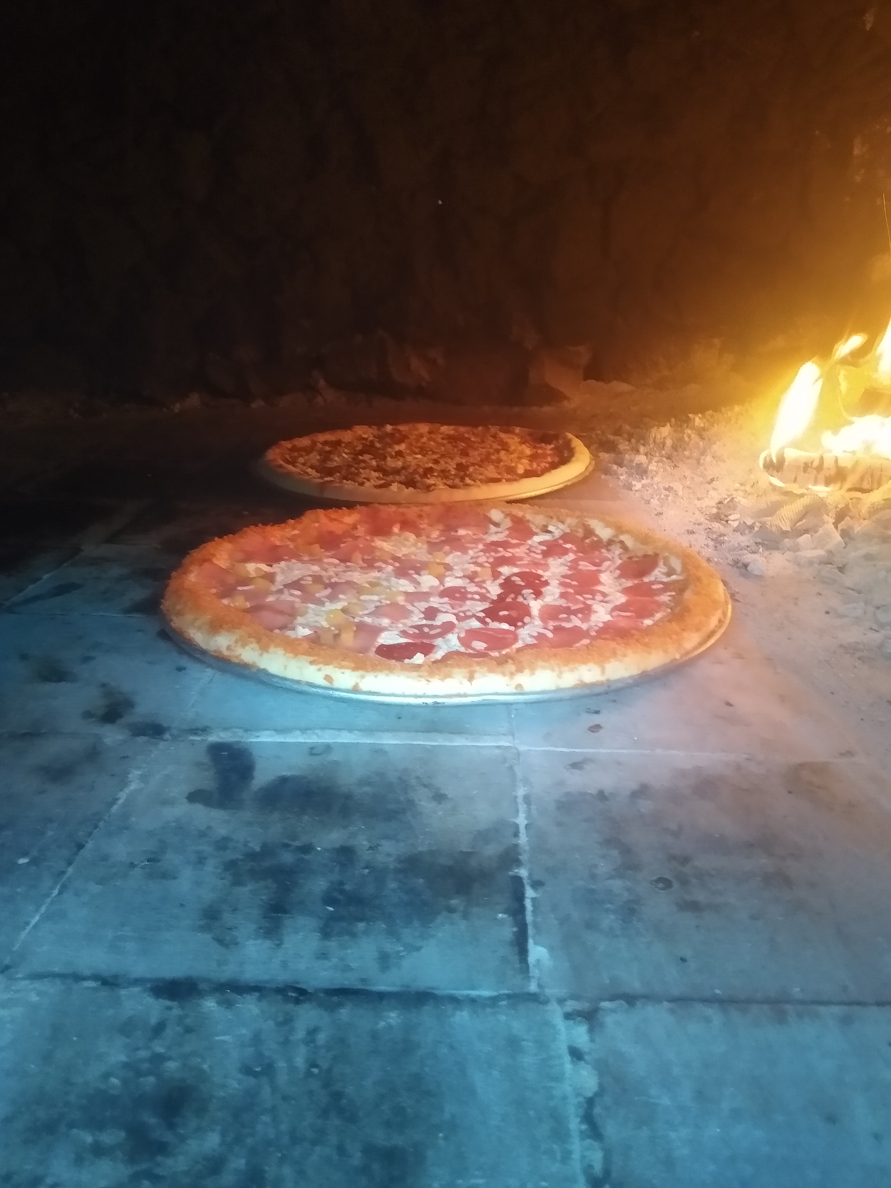 Pizzas el gallo mayor image 3
