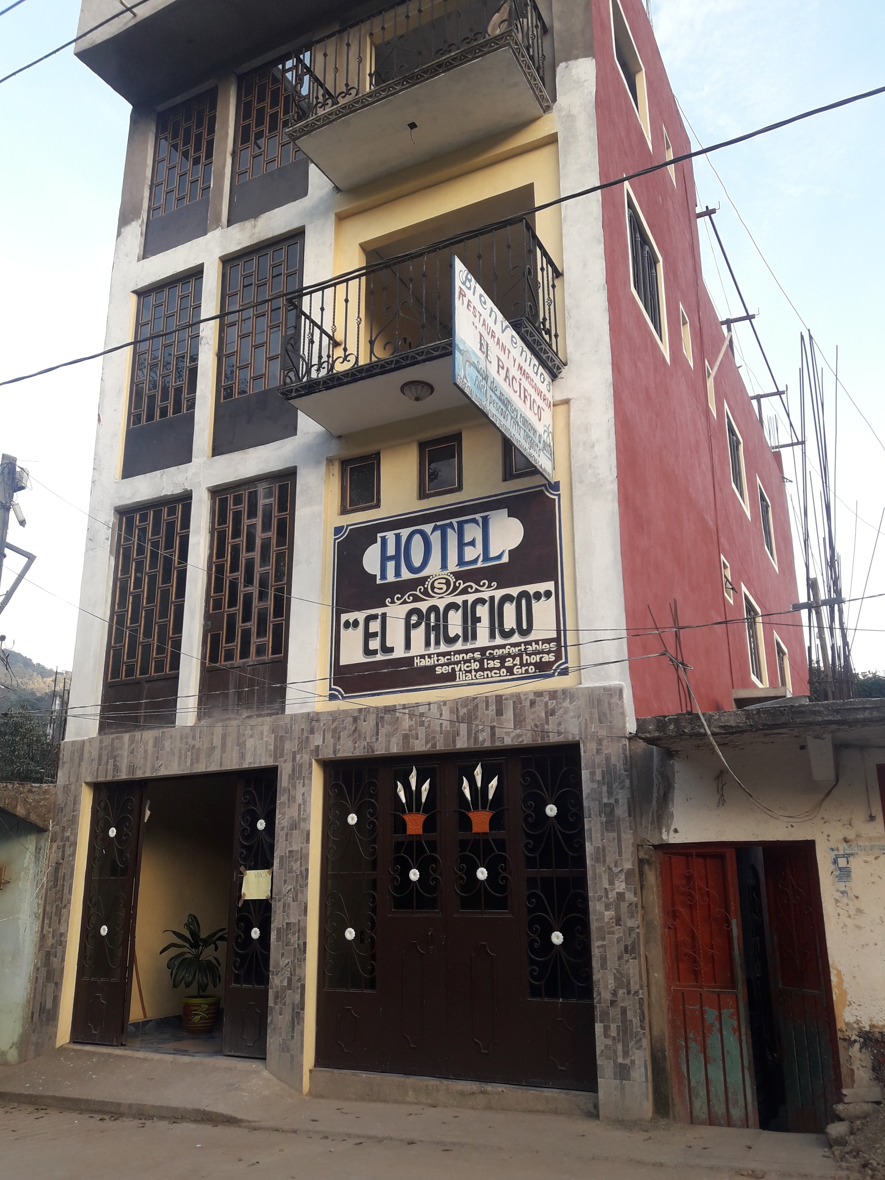 HOTEL, RESTAURANT Y MARISQUERÍA "EL PACIFICO" ILIATENCO, GRO. image 8