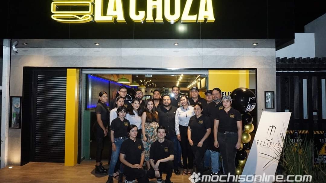 La Choza Burgers & More image 1