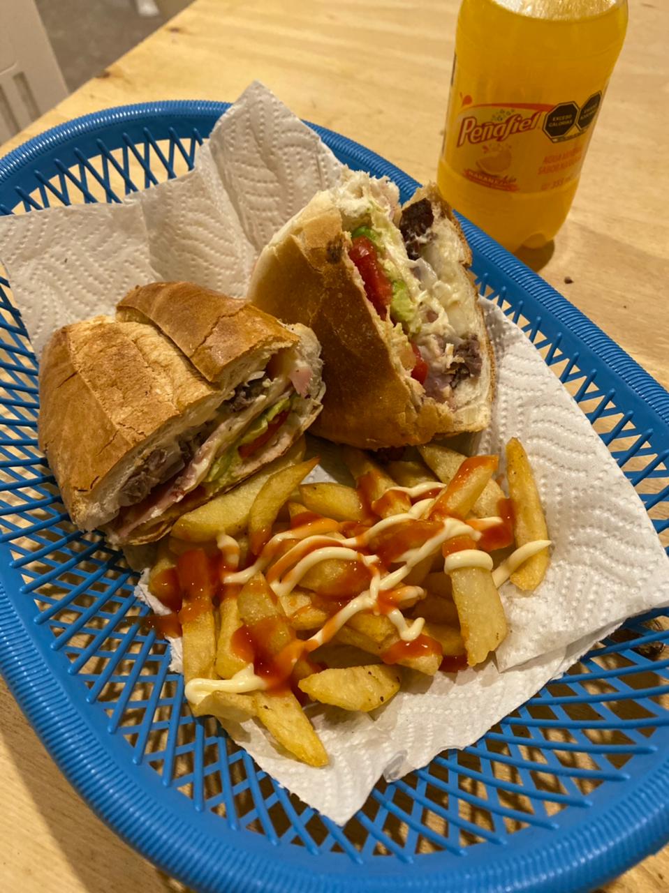 Cenaduria "Las Tías" image 1