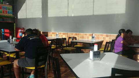 Mister Pizza Zuazua image 8