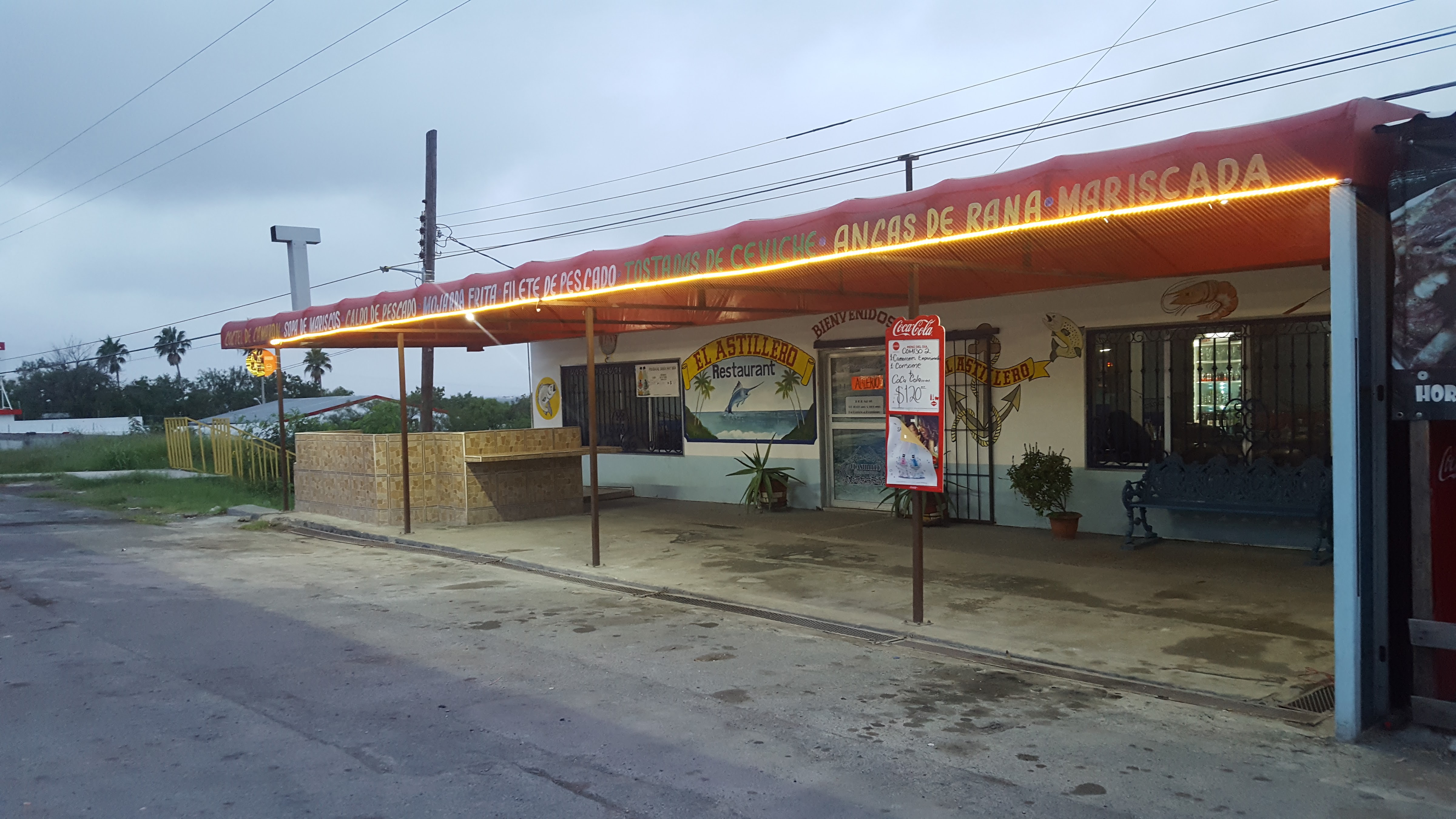 Restaurante de mariscos El Astillero image 1