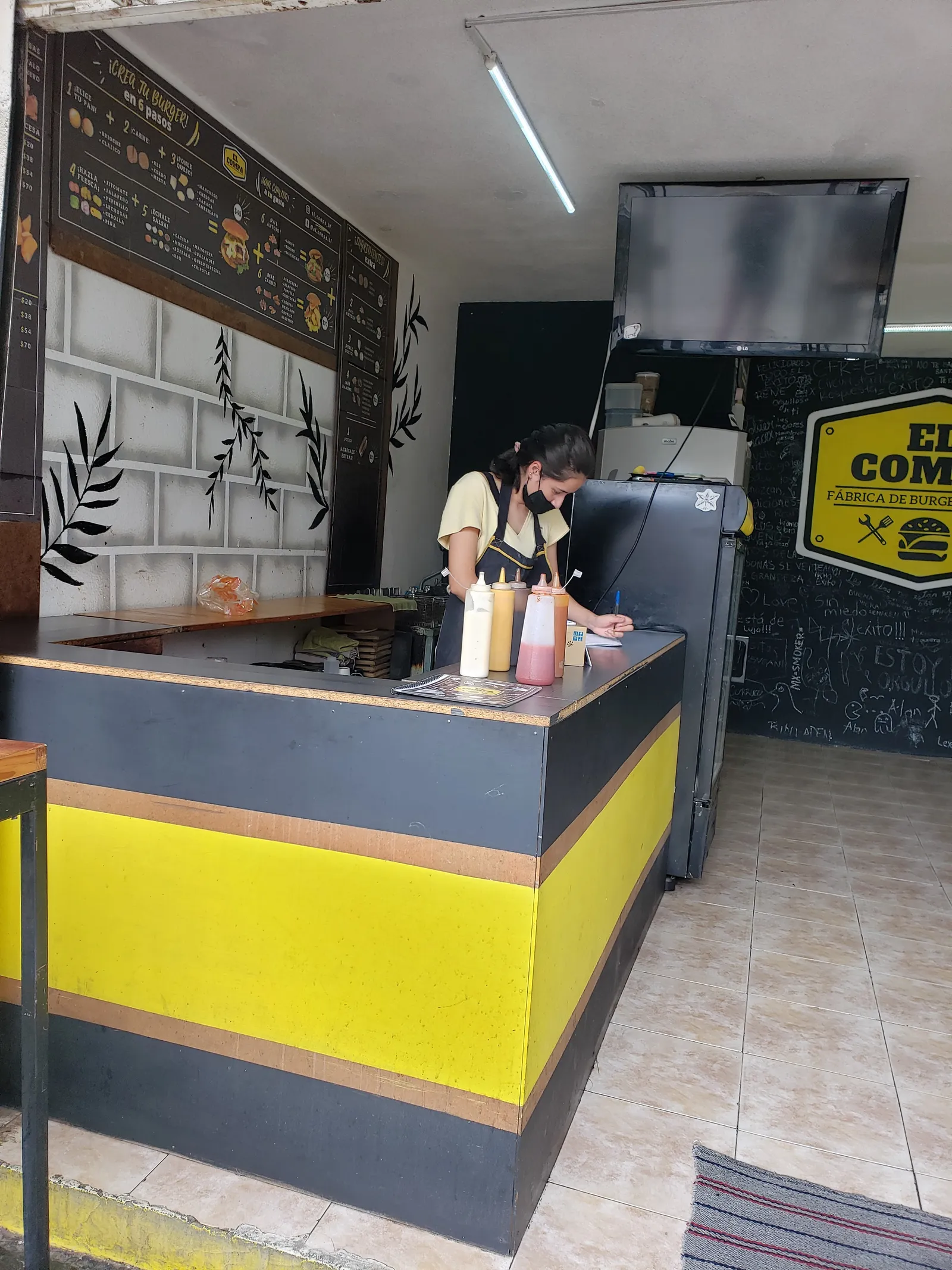 El Compa image 4
