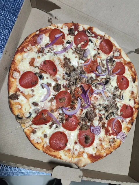 SCAVO pizza image 3