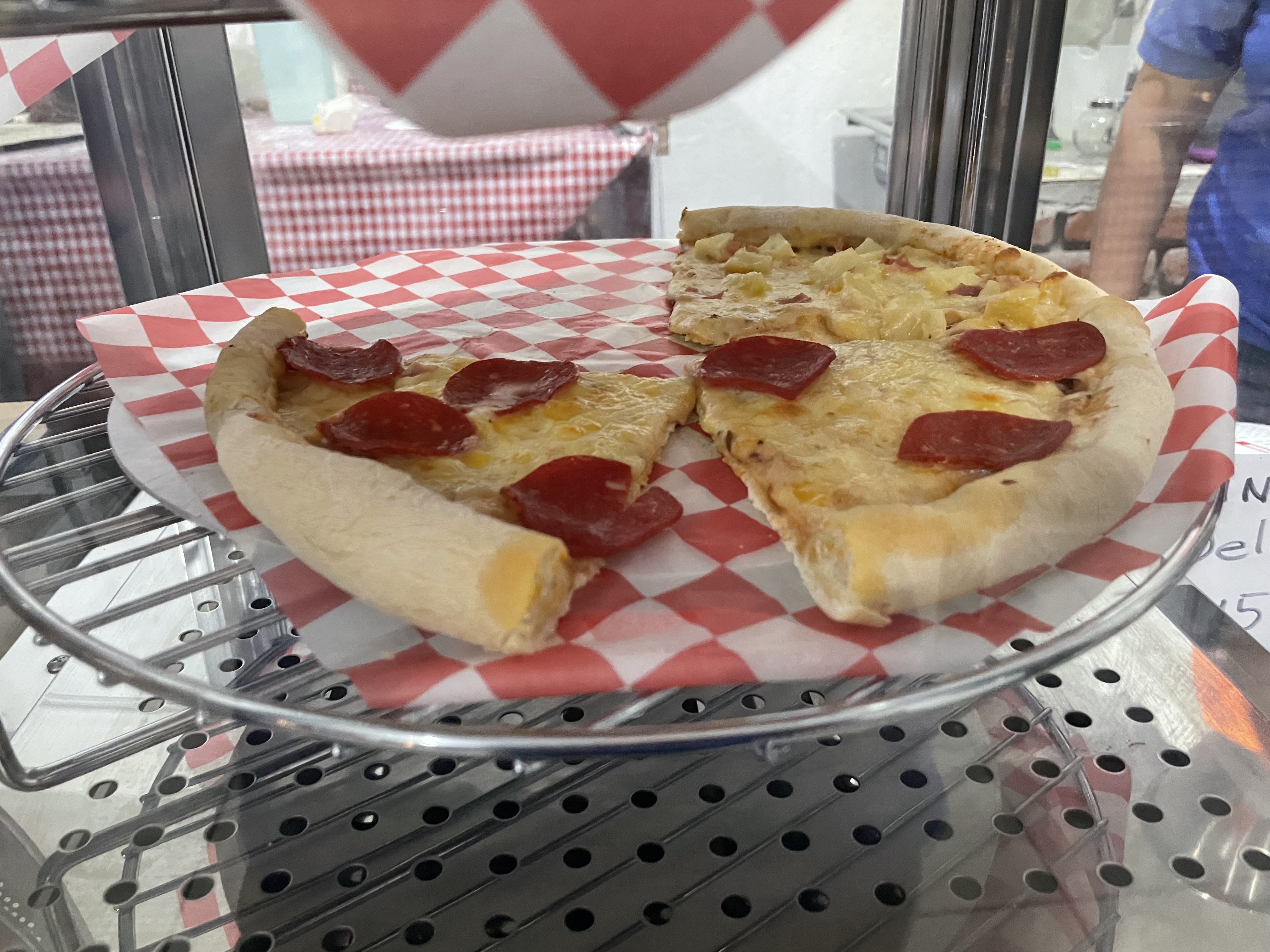 LA REINA PIZZAS image 8