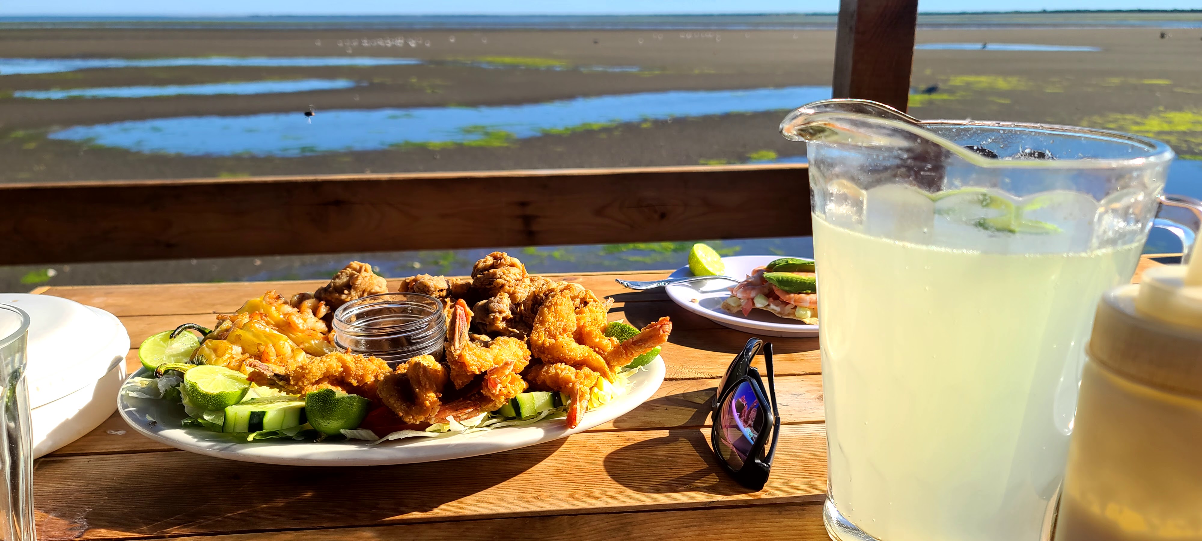 Mariscos La Bahía 3 image 2