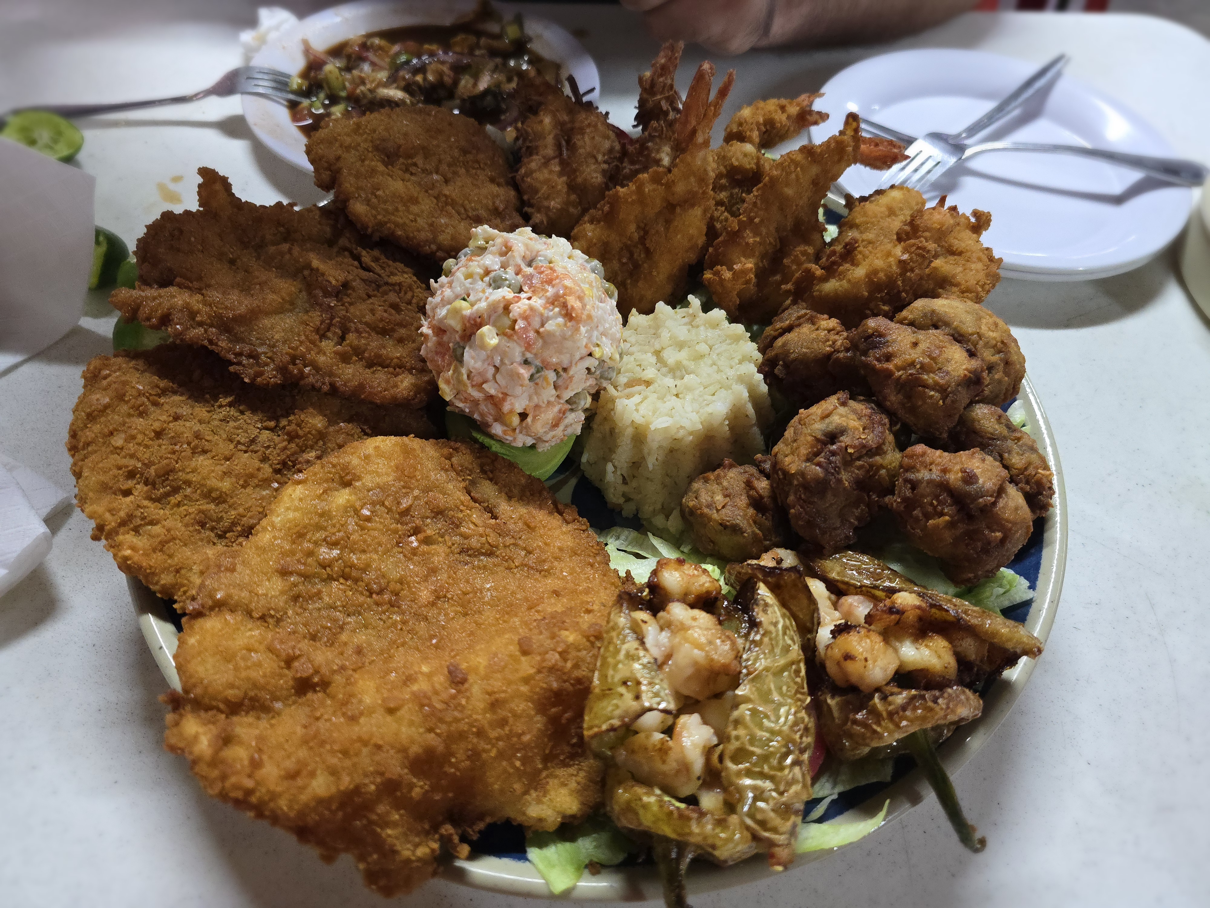 Mariscos La Bahía 3 image 7