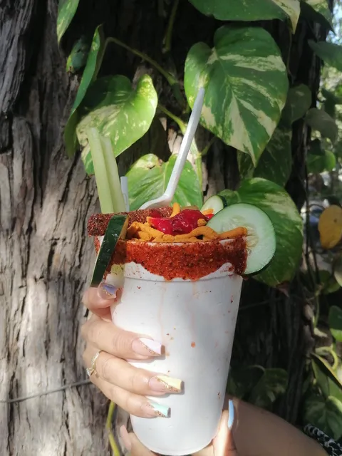 "El Cura Cruda" Mariscos y Clamatos preparados. image 1