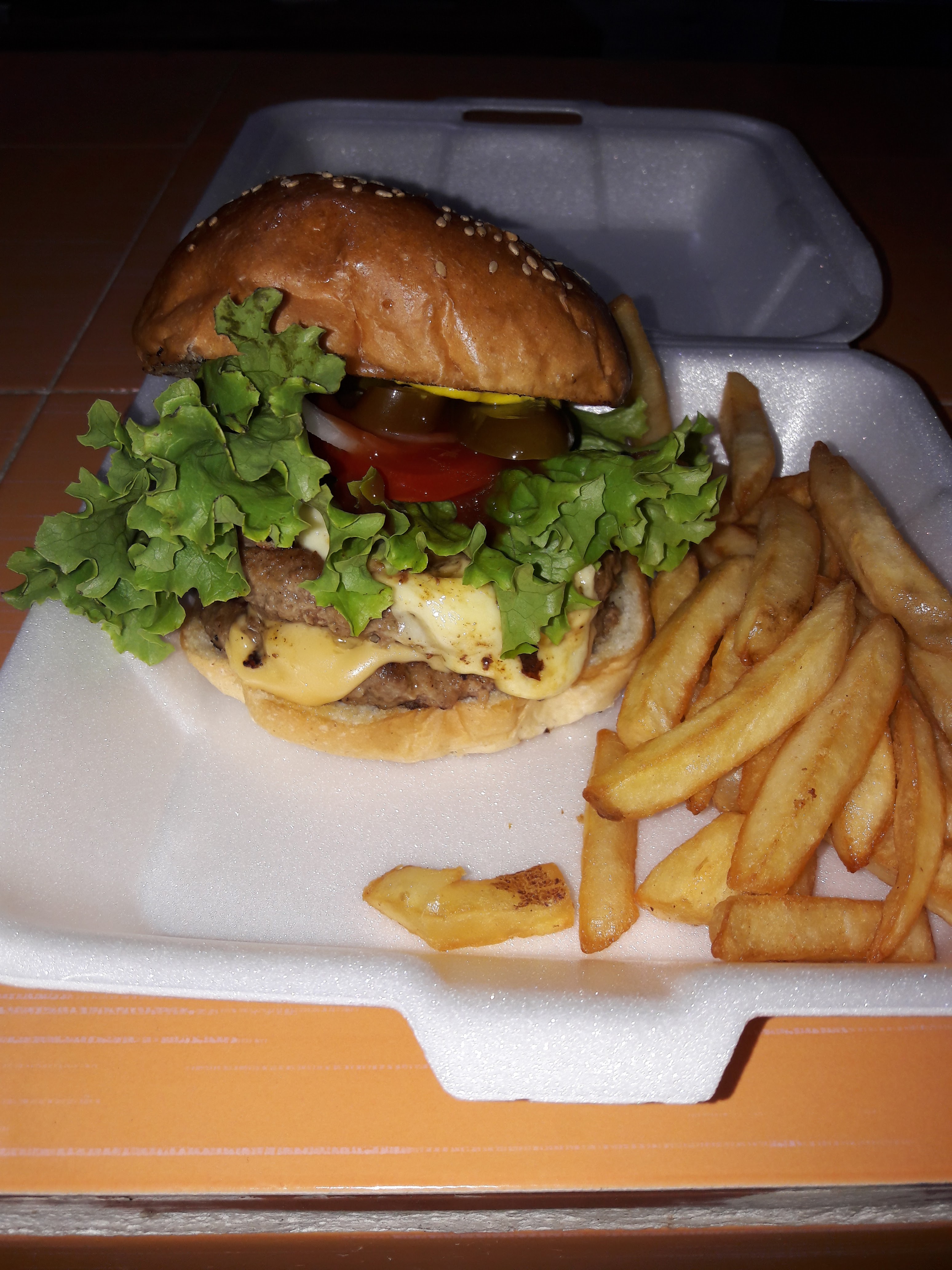 titi's burger image 8