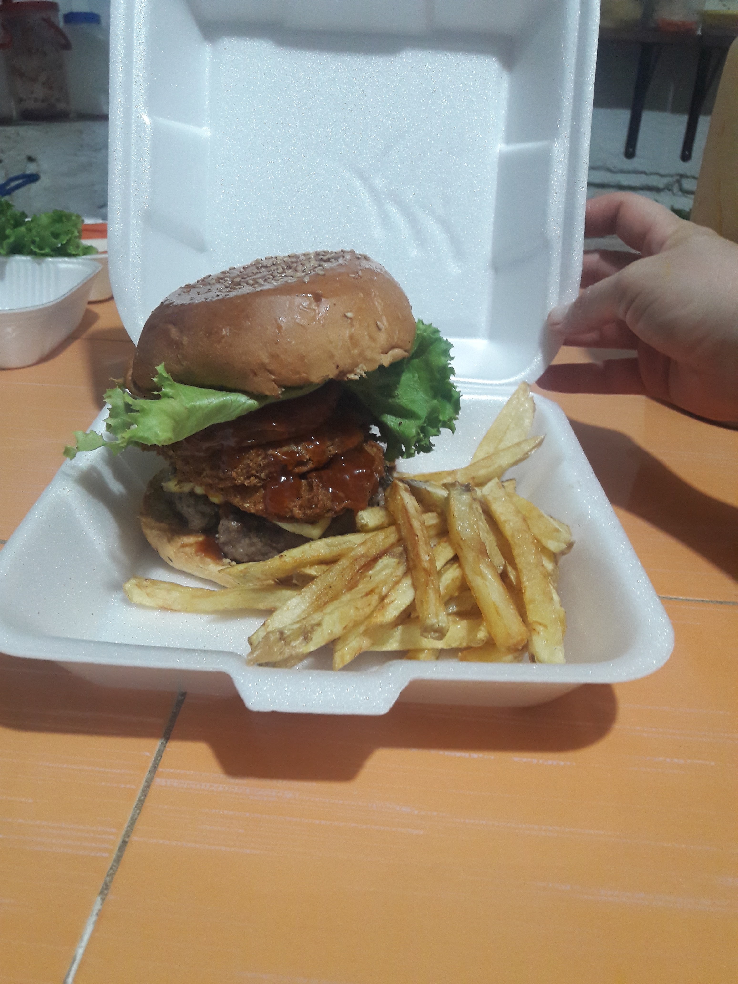 titi's burger image 9