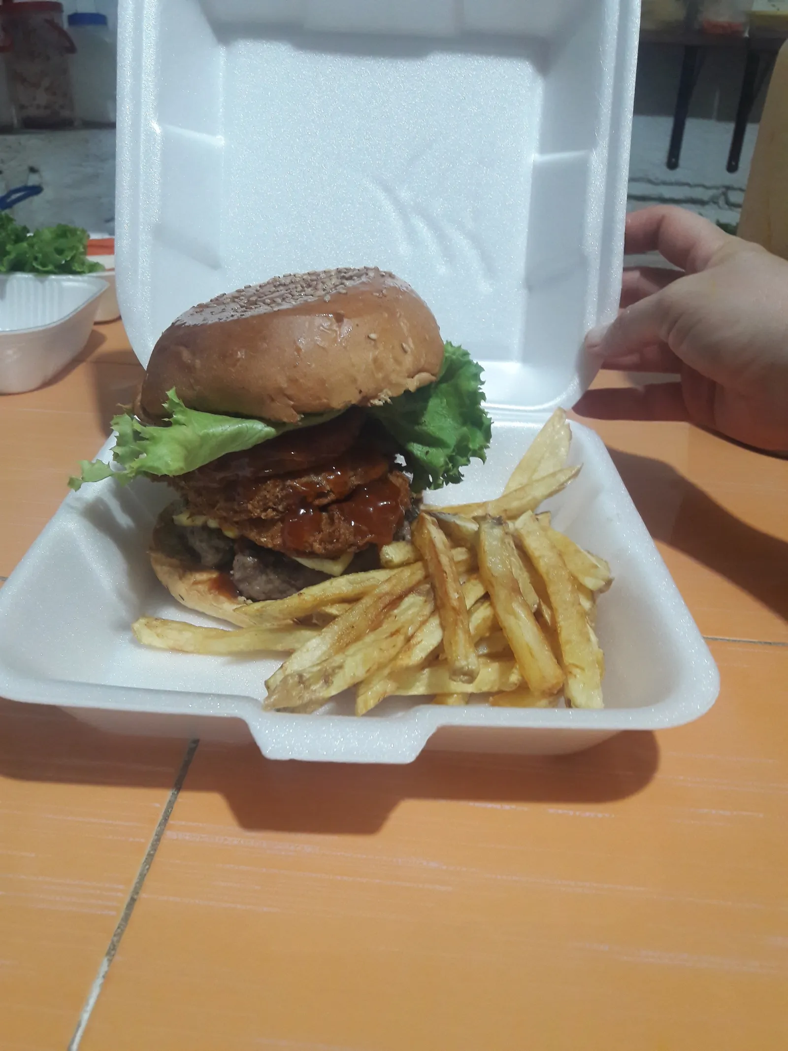 titi's burger image 9