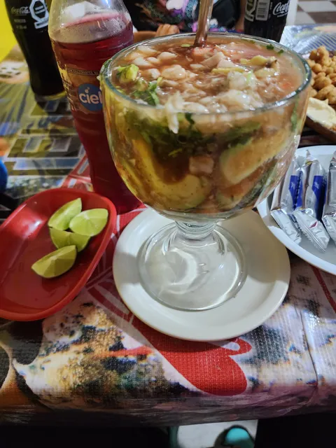 Coctelería El Puerto de Alvarado image 3