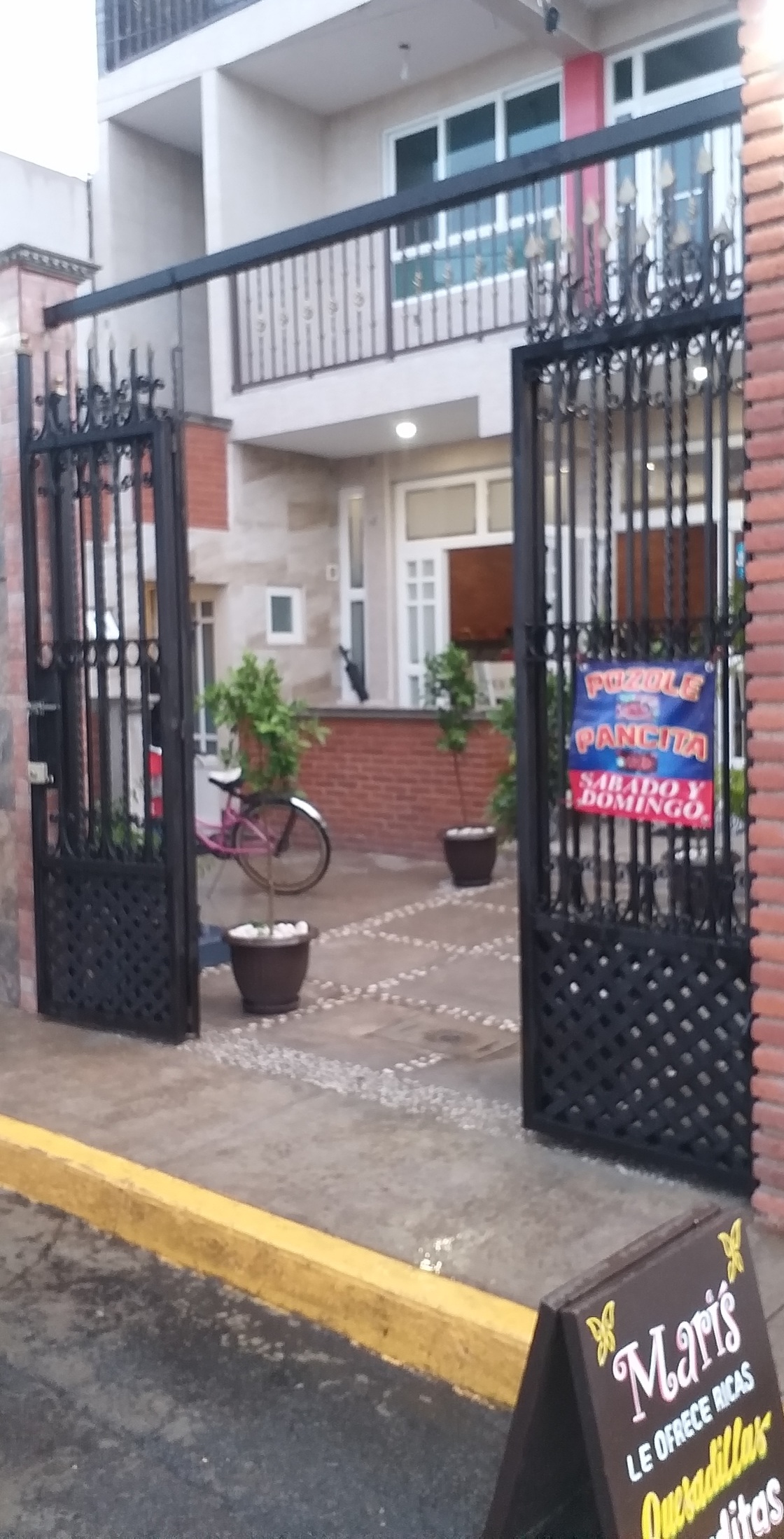 RESTAURANTE "MARI'S" (ANTOJITOS, QUESADILLAS, HUARACHES, POZOLE, PANCITA Y MÁS) image 6