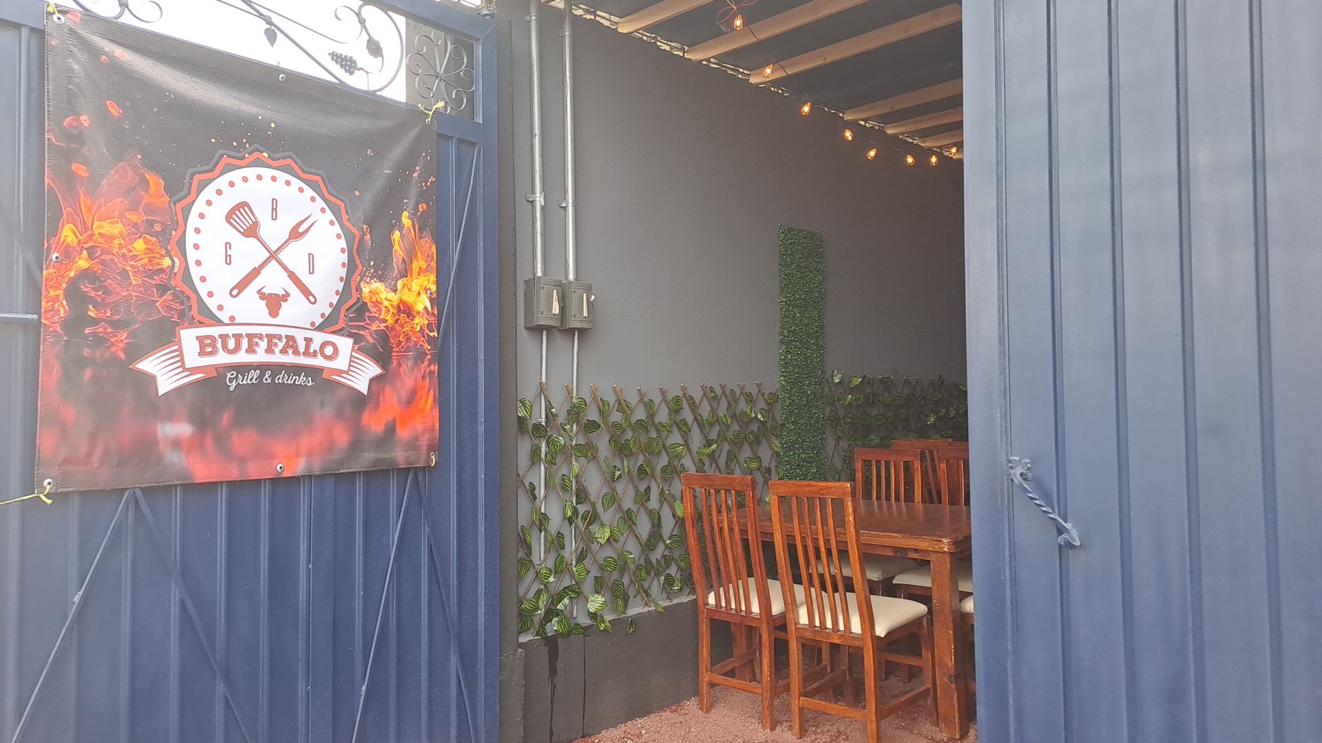 Buffalo Grill & Drinks image 1