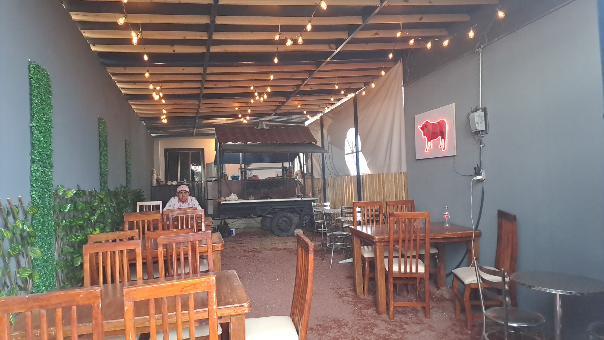 Buffalo Grill & Drinks image 2