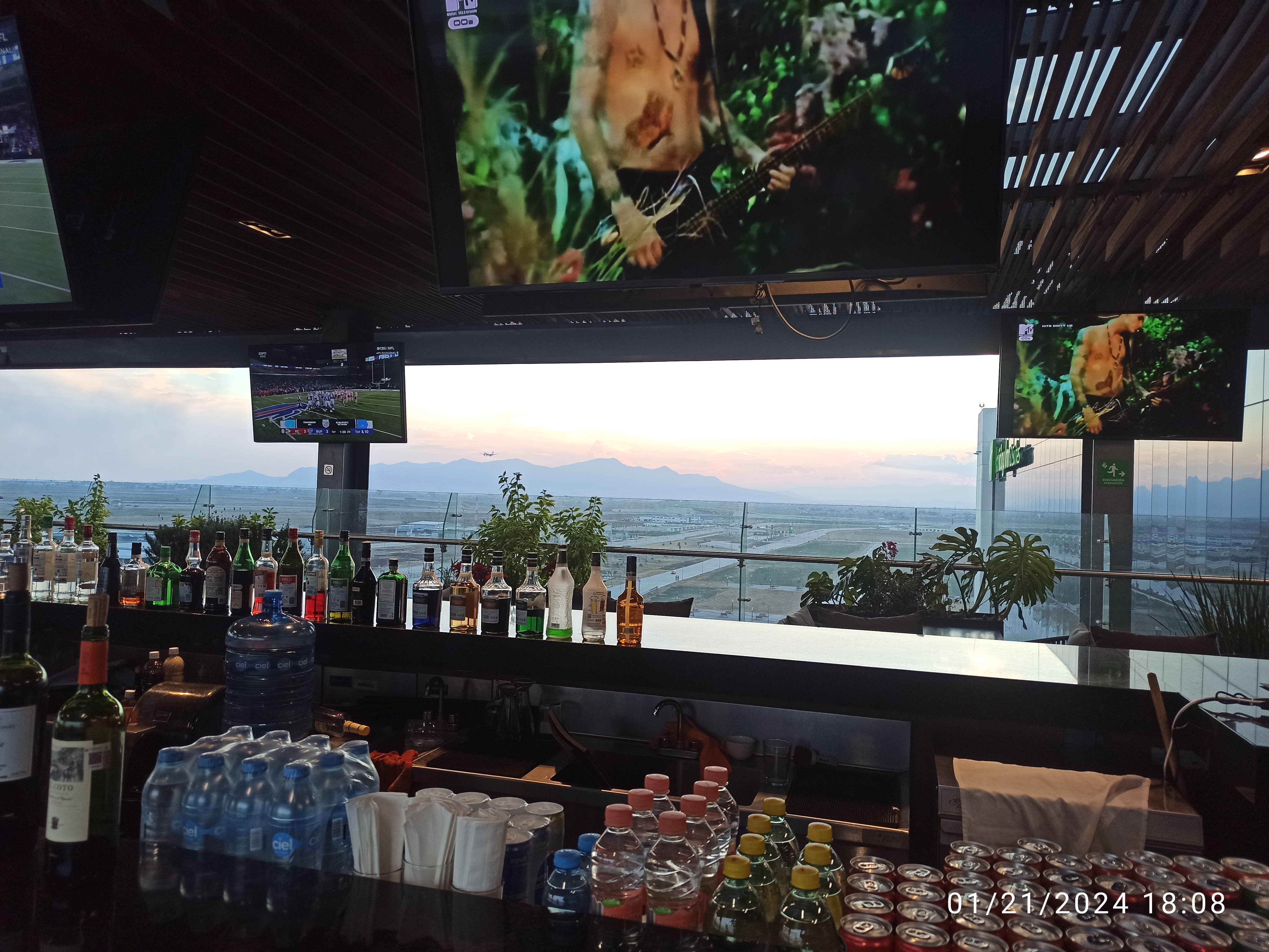 Los Artesanos image 4