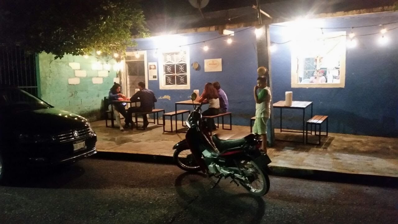 Adonay Patio image 5