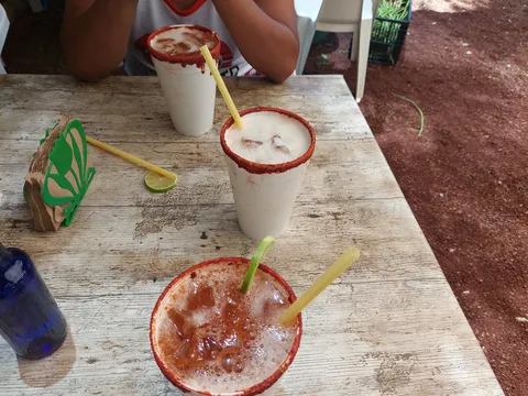 Los Gueros - Marisqueria - image 3