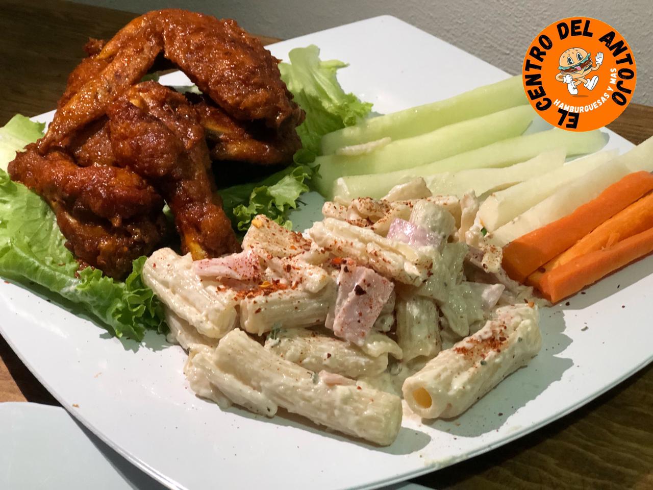 Hamburguesas y Alitas “El Centro del Antojo” image 2