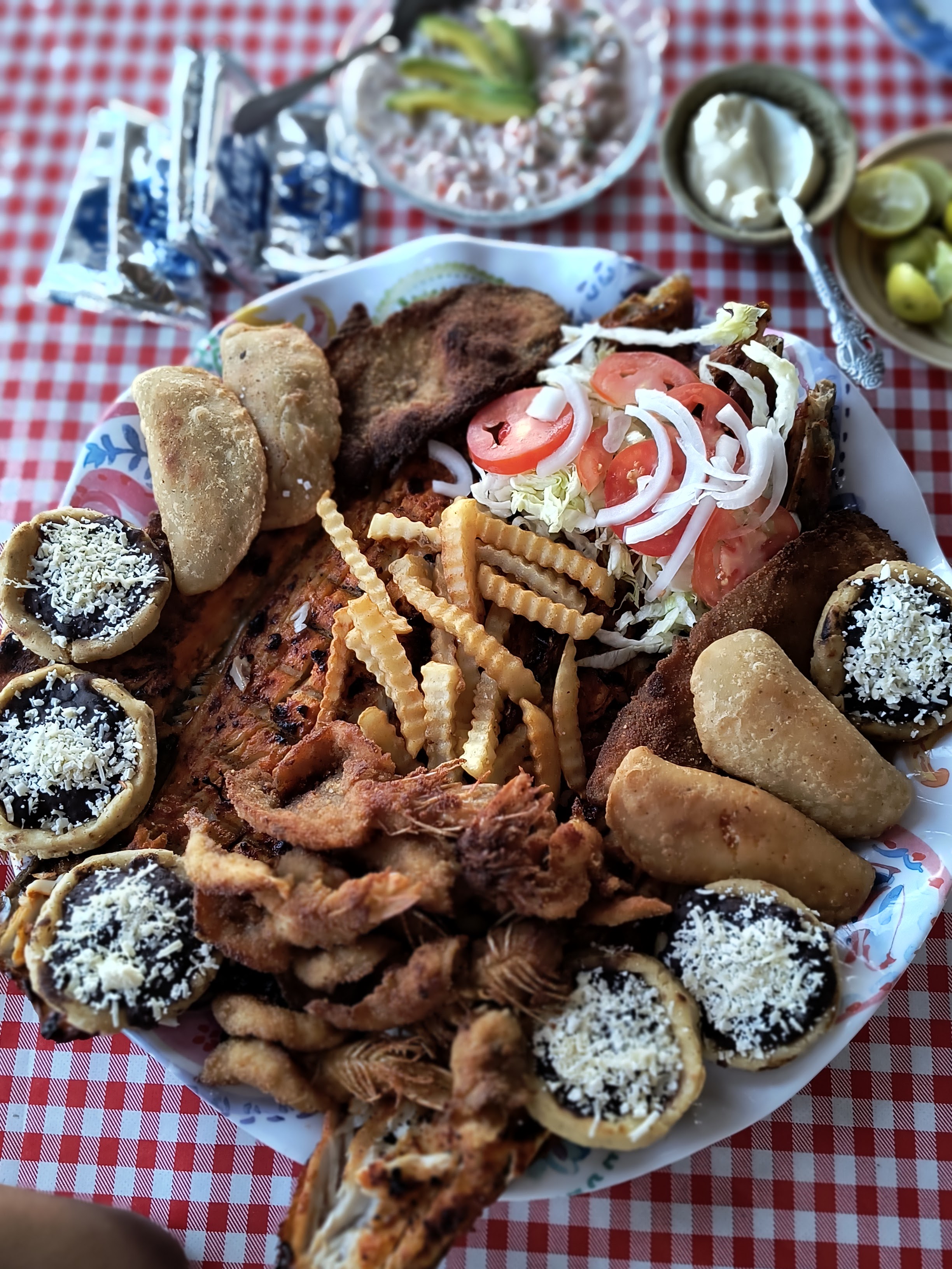 Restaurante La Bocana Lagoon Beach, Barra vieja image 3